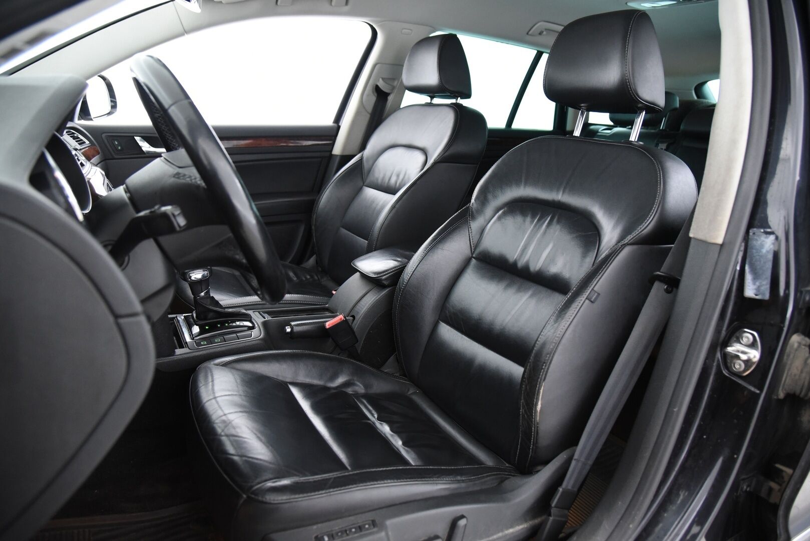 Skoda Superb 2011 Combi 1,8 TSI Elegance DSG Autom // YritysOutlet - Myydään vain yrityksille - Huippuvarusteet / Erinomaisesti Huollettu! 