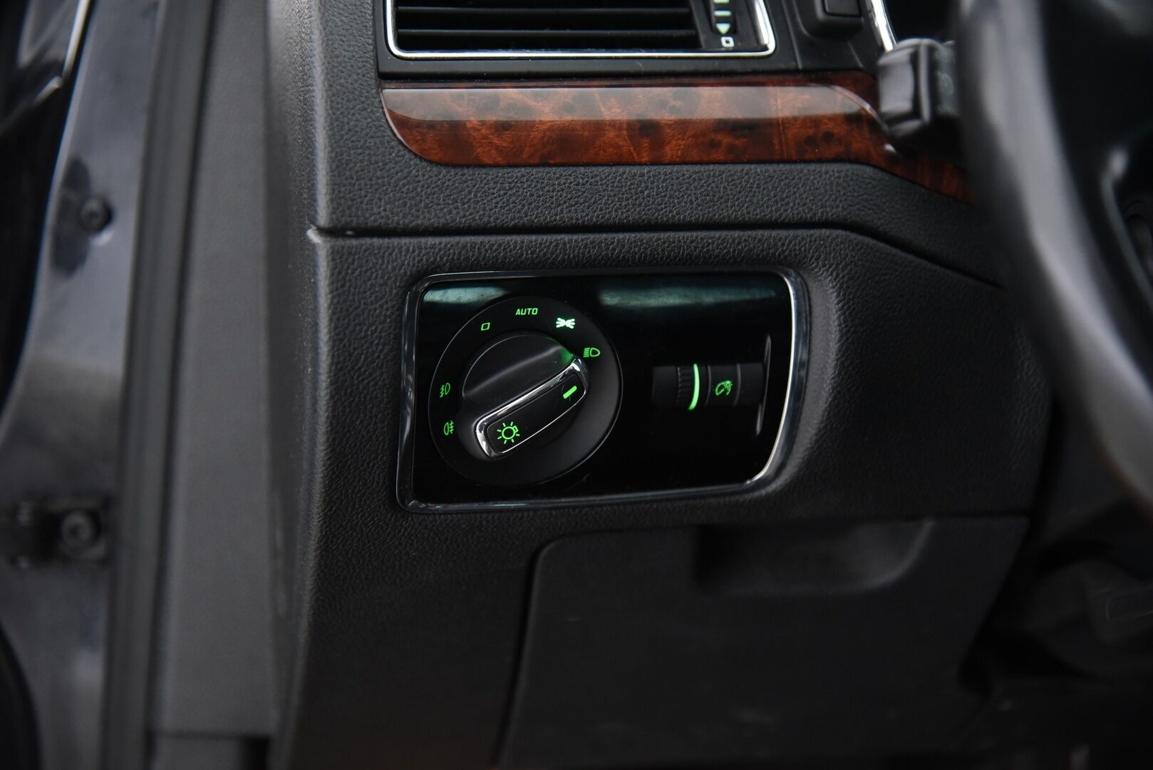 Skoda Superb 2011 Combi 1,8 TSI Elegance DSG Autom // YritysOutlet - Myydään vain yrityksille - Huippuvarusteet / Erinomaisesti Huollettu! 