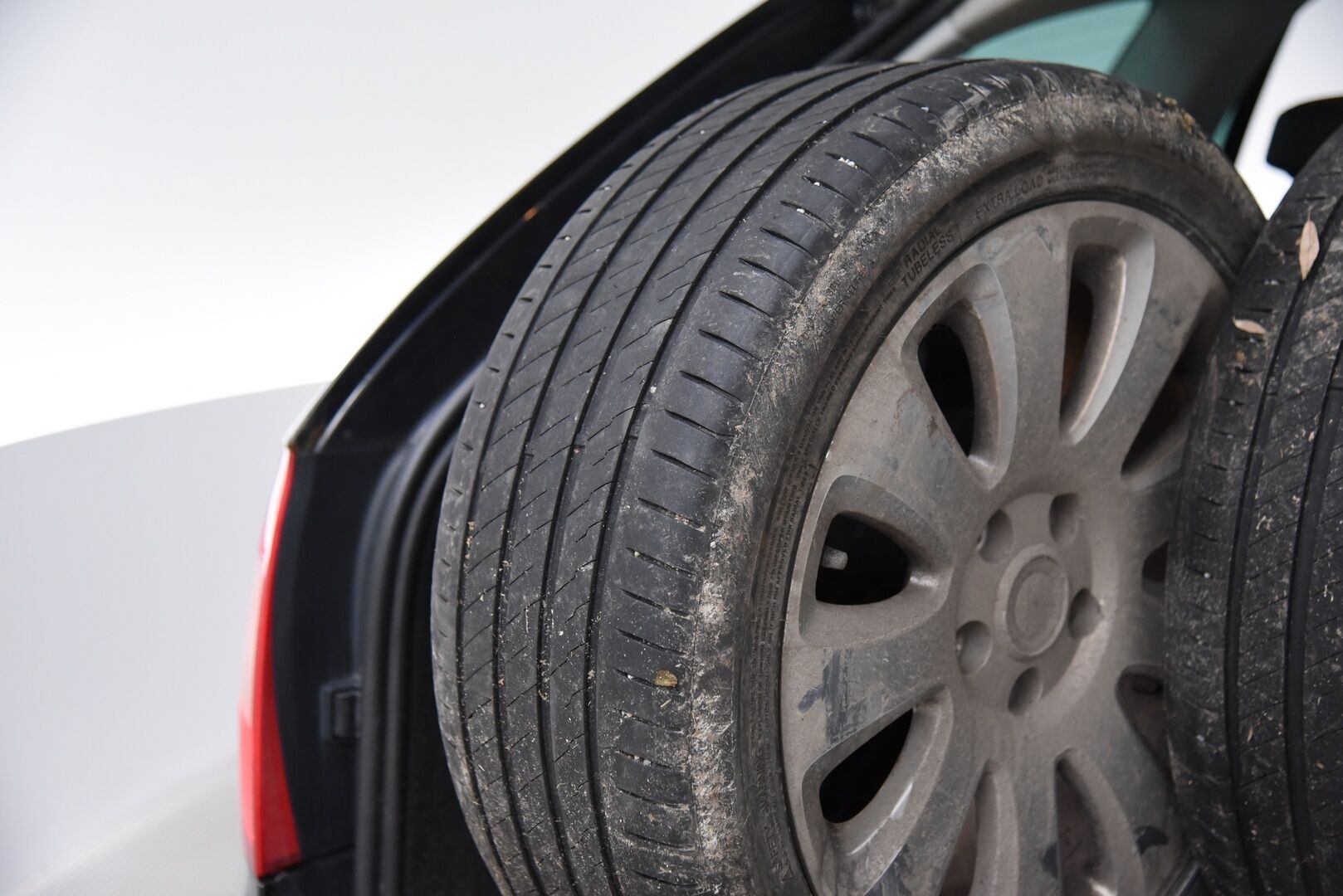 Skoda Superb 2011 Combi 1,8 TSI Elegance DSG Autom // YritysOutlet - Myydään vain yrityksille - Huippuvarusteet / Erinomaisesti Huollettu! 