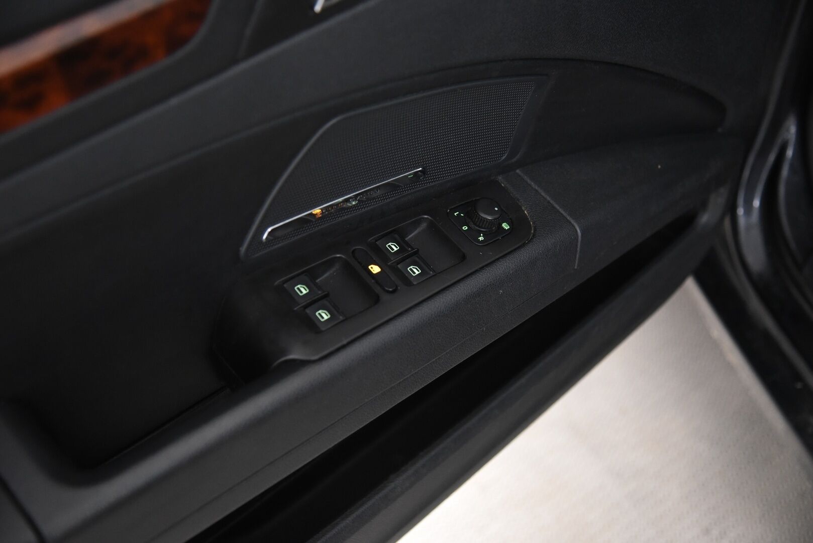 Skoda Superb 2011 Combi 1,8 TSI Elegance DSG Autom // YritysOutlet - Myydään vain yrityksille - Huippuvarusteet / Erinomaisesti Huollettu! 