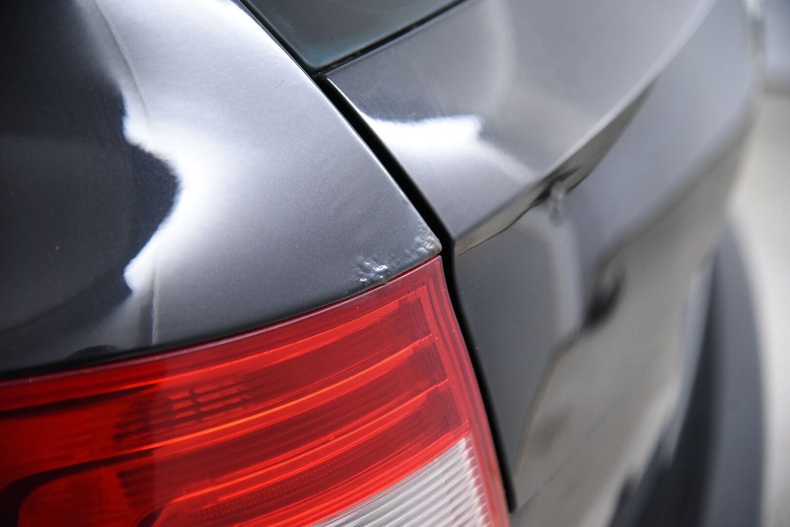 Skoda Superb 2011 Combi 1,8 TSI Elegance DSG Autom // YritysOutlet - Myydään vain yrityksille - Huippuvarusteet / Erinomaisesti Huollettu! 