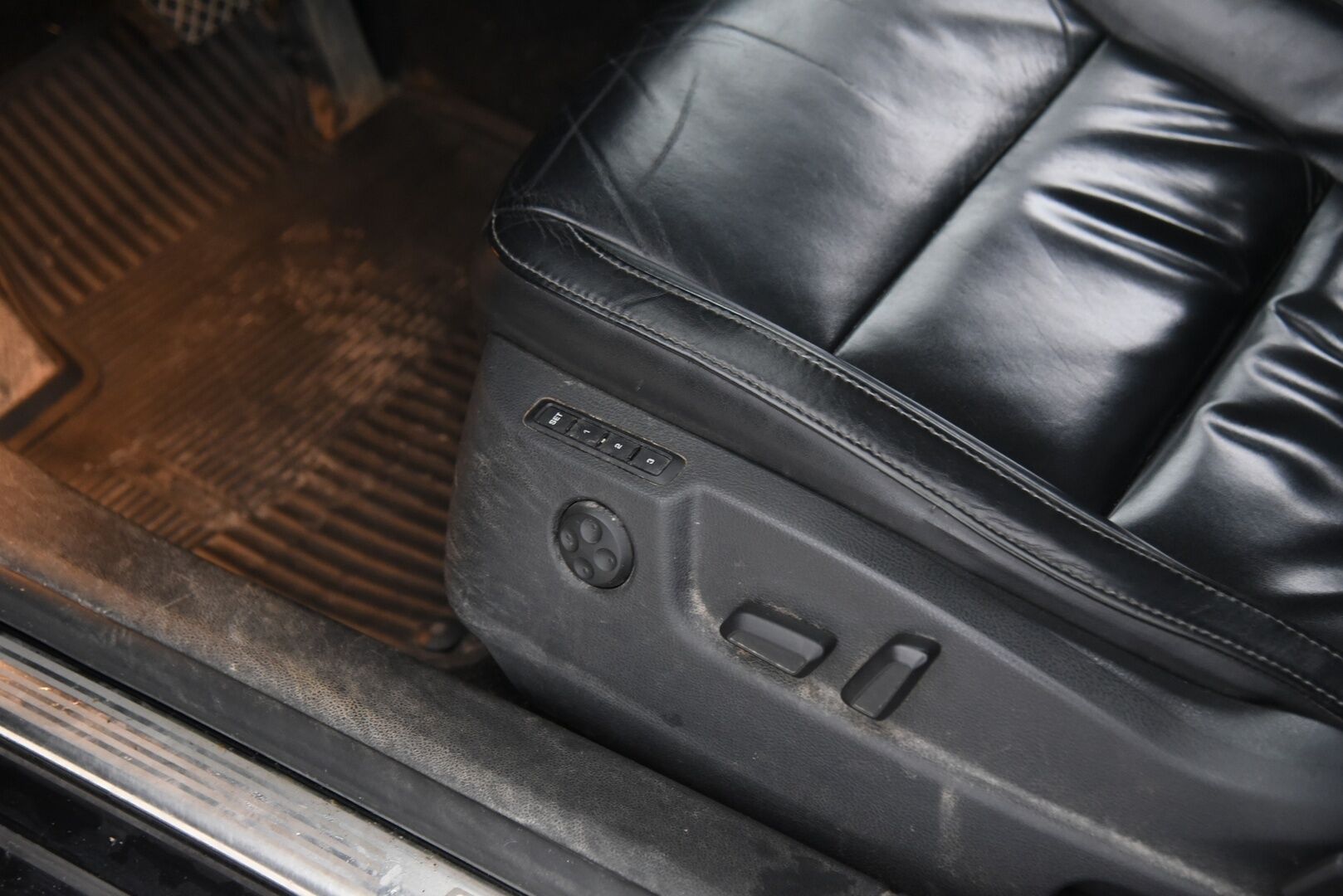 Skoda Superb 2011 Combi 1,8 TSI Elegance DSG Autom // YritysOutlet - Myydään vain yrityksille - Huippuvarusteet / Erinomaisesti Huollettu! 