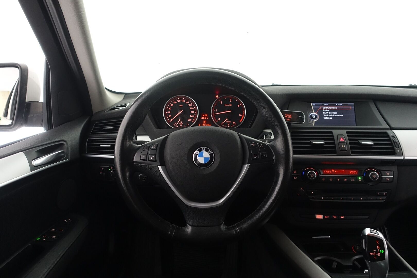 BMW X5 2011 xDrive 30d A E70 SAV - Myydään Huutokaupat.com - – Tämä auto myydään huutokaupat.com -sivuston kautta | Suomi-auto | Lohko+Sisäp. | Vetokoukku | Tutkat | Vakkari | Sähkösäädöt | Sähkökontti | Xenon | 2X Renkaat & Vanteet |