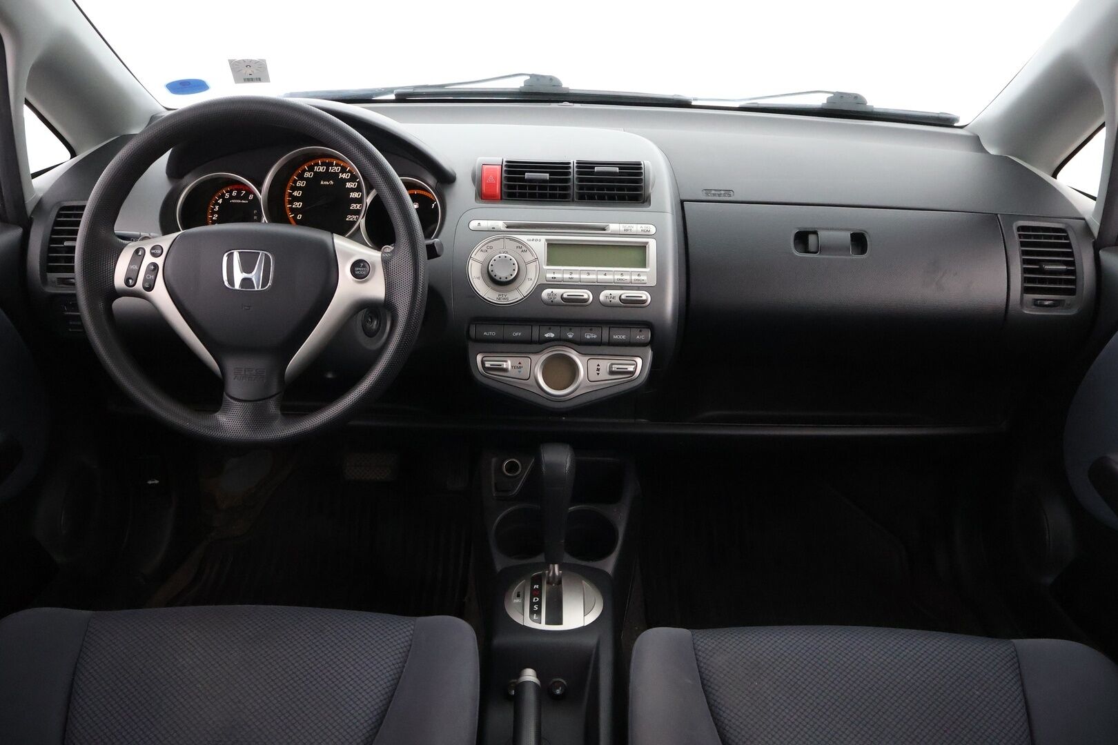 Honda Jazz 2006 1,4 Hatchback - MYYDÄÄN HUUTOKAUPAT.COM!