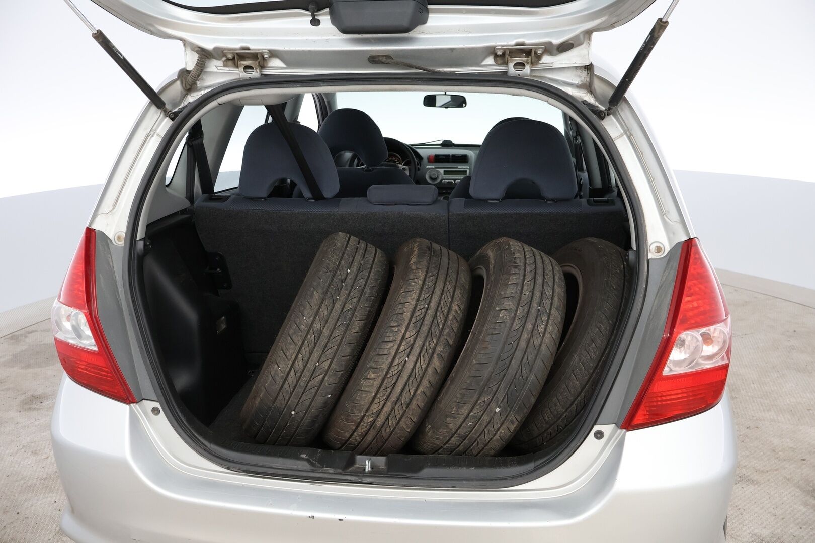 Honda Jazz 2006 1,4 Hatchback - MYYDÄÄN HUUTOKAUPAT.COM!