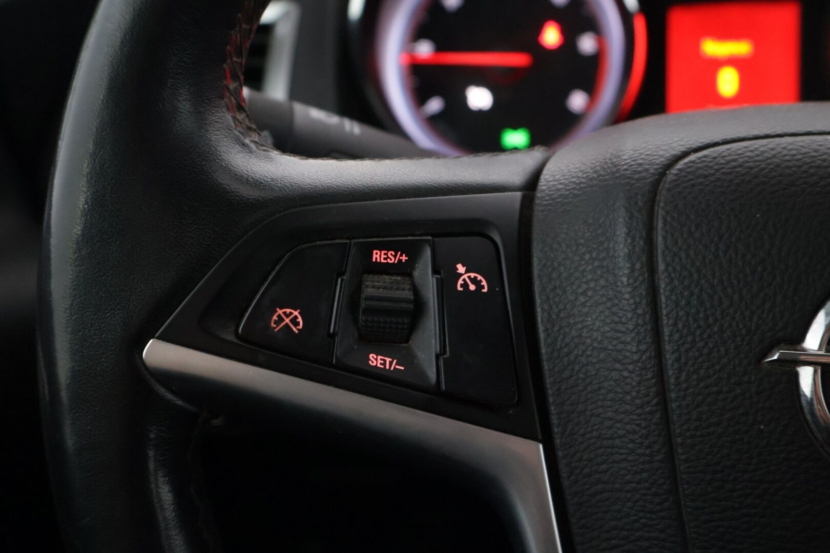 Opel Astra 2011 Sport Tourer Sport 2,0 CDTI - YritysOutlet - Myydään vain yrityksille