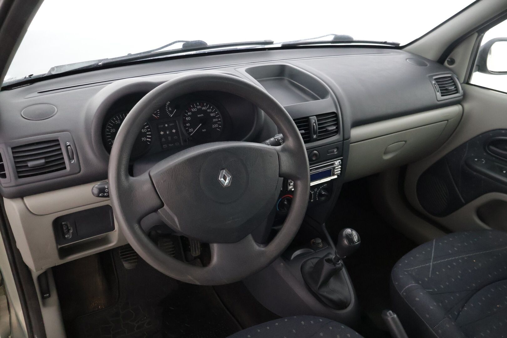 Renault Clio 2003 2D CLIO HATCHBACK 1.2 *- YritysOutlet - Myydään vain yrityksille*