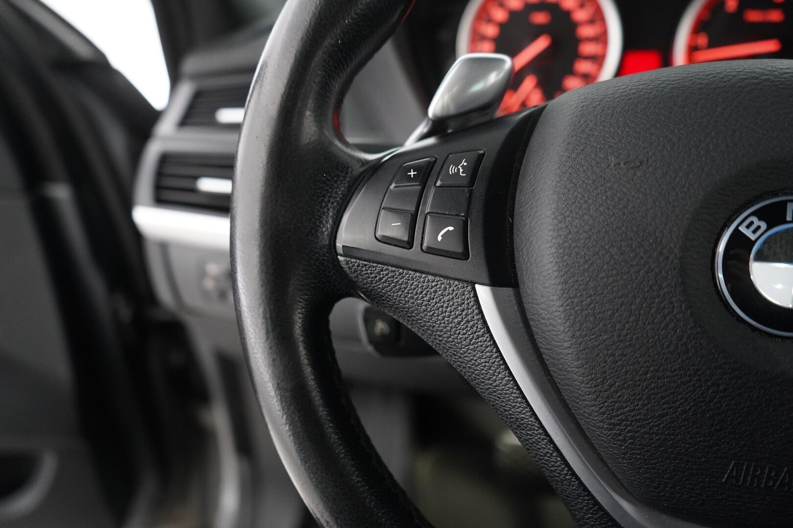 BMW X6 2009 xDrive 35d A E71 Sport - YritysOutlet - Myydään vain yrityksille - Suomi-auto / Hi-Fi äänentoisto / Sporttinahat / Kahdet BMW vanteet / Koukku / Kamera