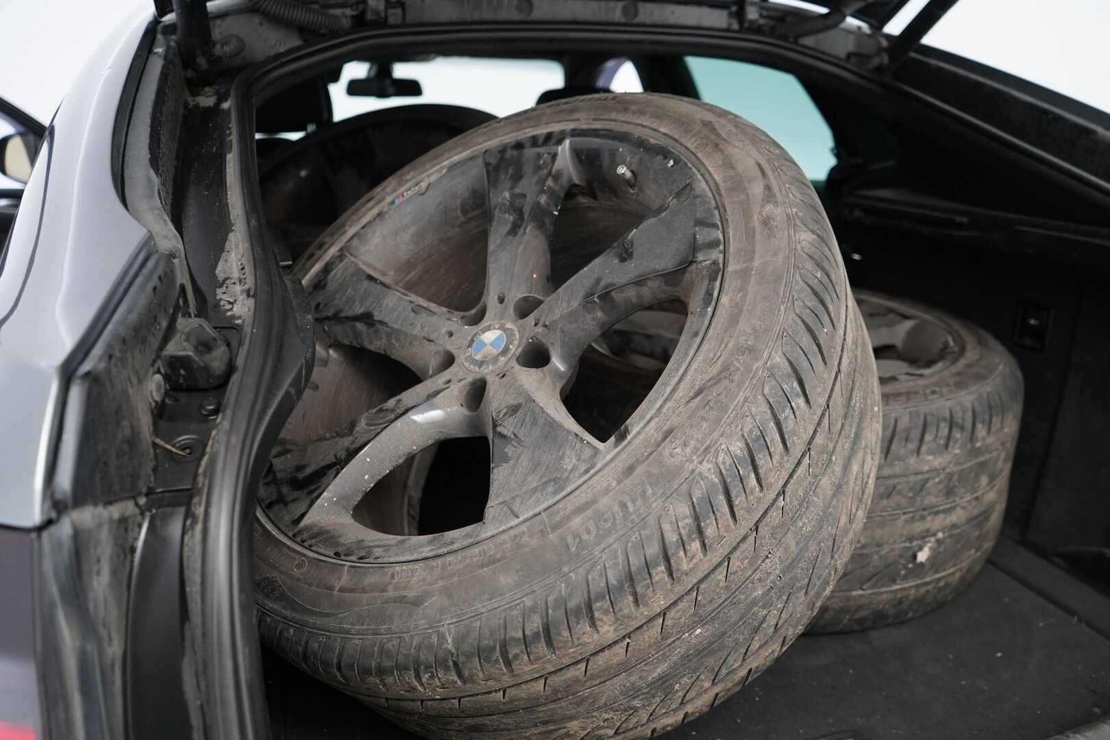 BMW X6 2009 xDrive 35d A E71 Sport - YritysOutlet - Myydään vain yrityksille - Suomi-auto / Hi-Fi äänentoisto / Sporttinahat / Kahdet BMW vanteet / Koukku / Kamera