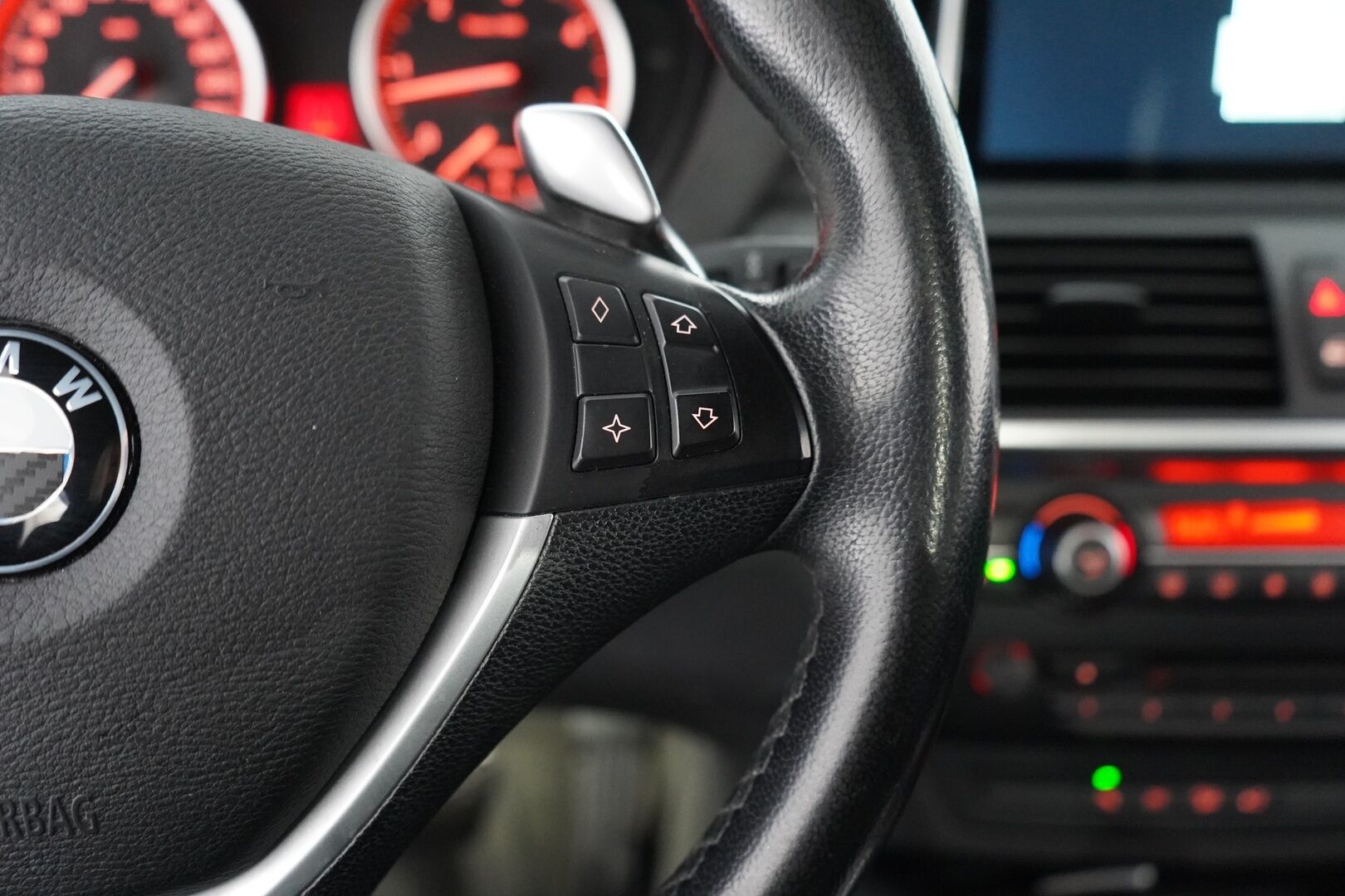 BMW X6 2009 xDrive 35d A E71 Sport - YritysOutlet - Myydään vain yrityksille - Suomi-auto / Hi-Fi äänentoisto / Sporttinahat / Kahdet BMW vanteet / Koukku / Kamera