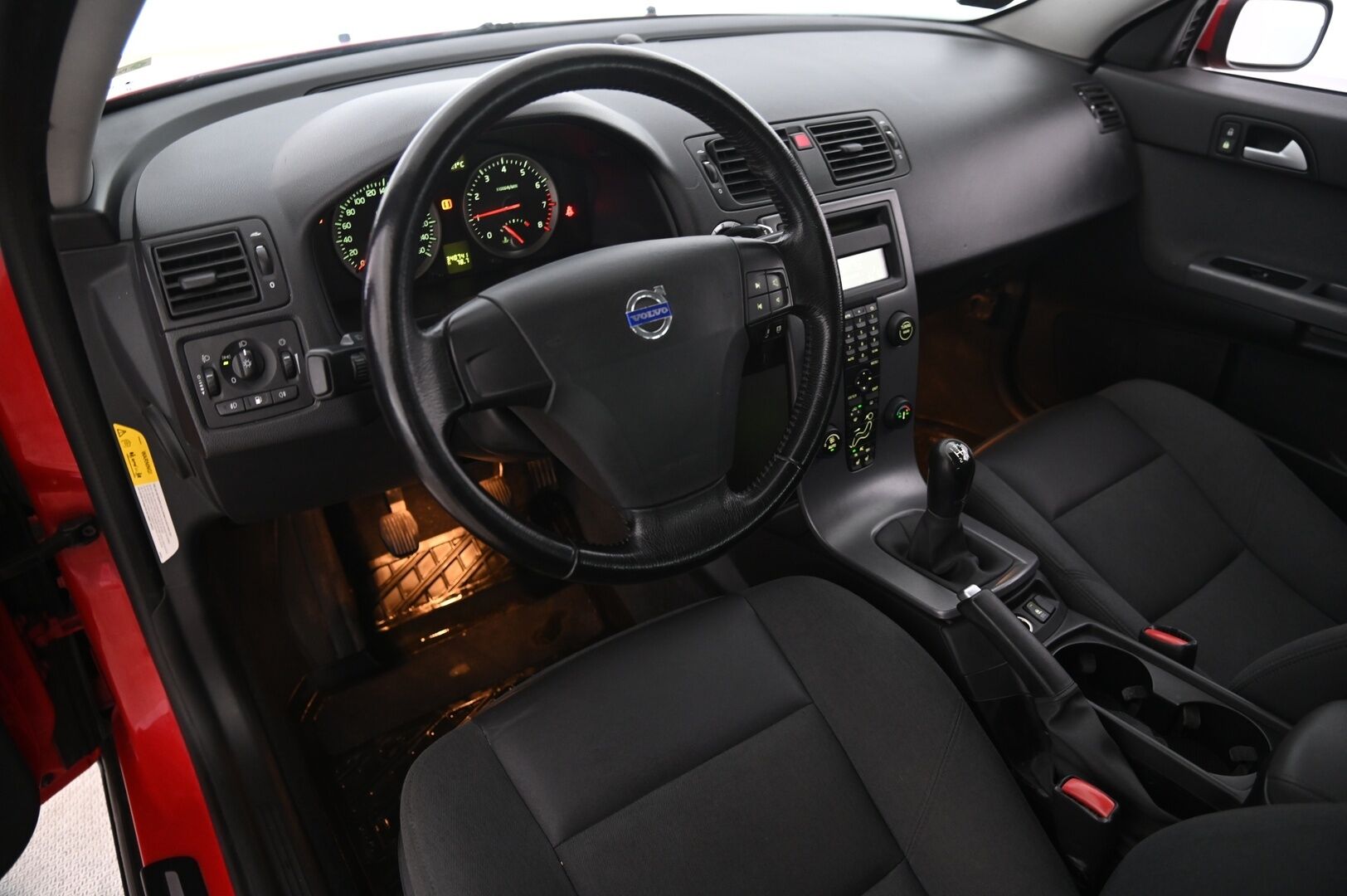 Volvo V50 2004 5D V50 STW 1.8 ***MYYDÄÄN HUUTOKAUPAT.COM*** - ***MYYDÄÄN HUUTOKAUPAT.COM***