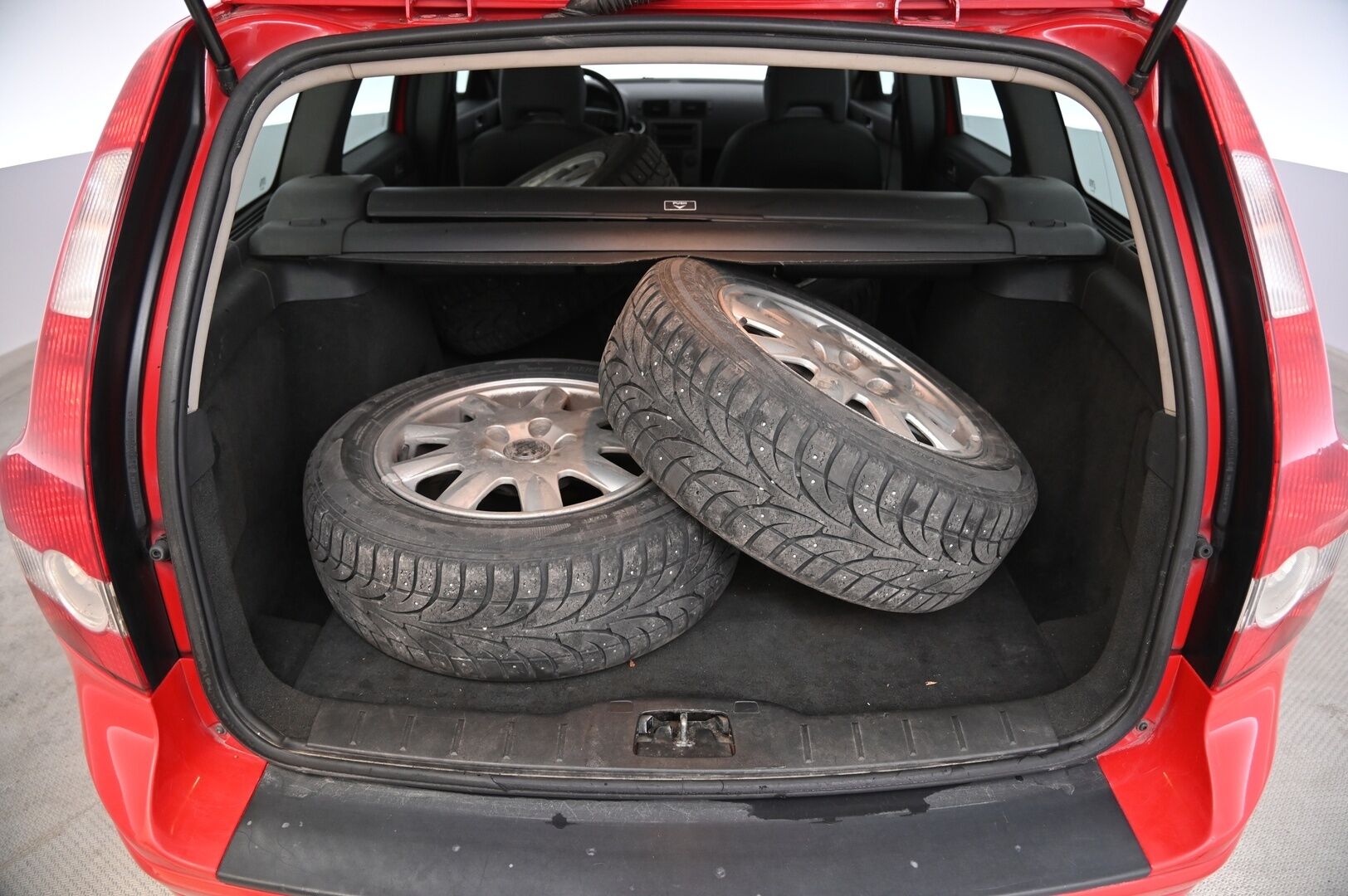 Volvo V50 2004 5D V50 STW 1.8 ***MYYDÄÄN HUUTOKAUPAT.COM*** - ***MYYDÄÄN HUUTOKAUPAT.COM***
