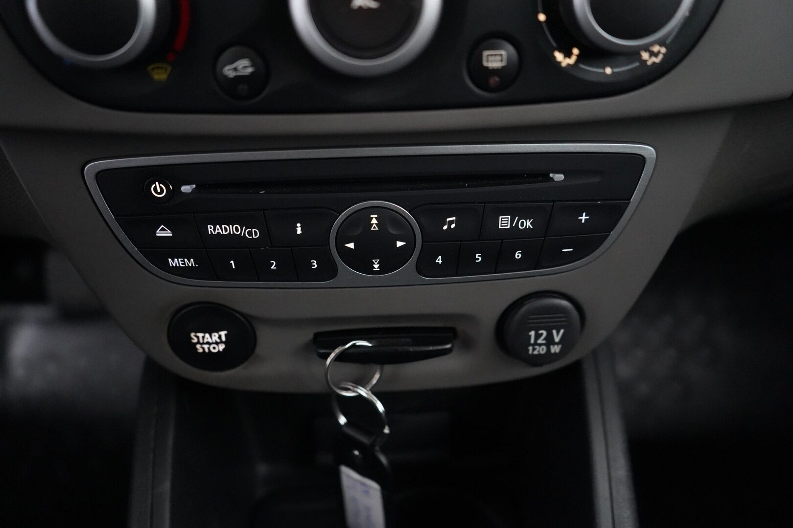 Renault Megane 2012 Sport Tourer 1,6 16V 110hv 6MT Trend * Vakkari / Tutka / Penkinlämmittimet /  Lohko / Ilmastointi * - 1.Om Suomi-auto / Merkkihuollettu / Myydään juuri katsastettuna!