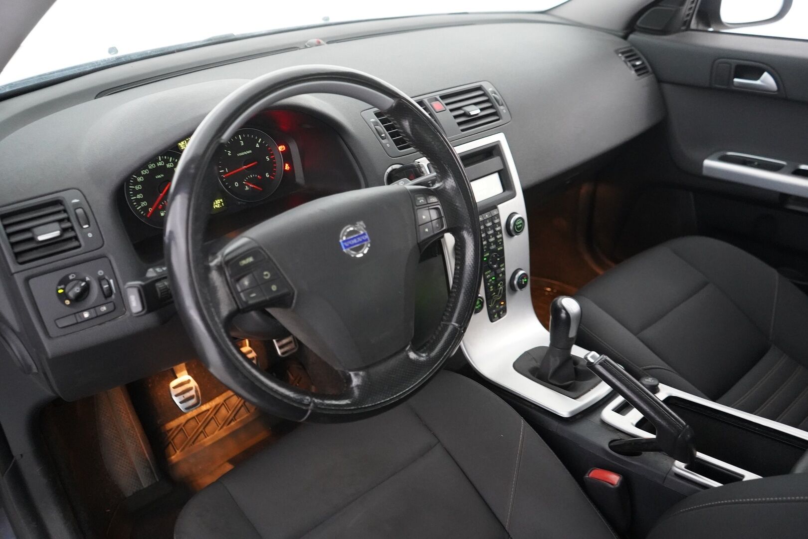 Volvo V50 2012 D3 Classic - Myydään huutokaupat.com sivustolla!