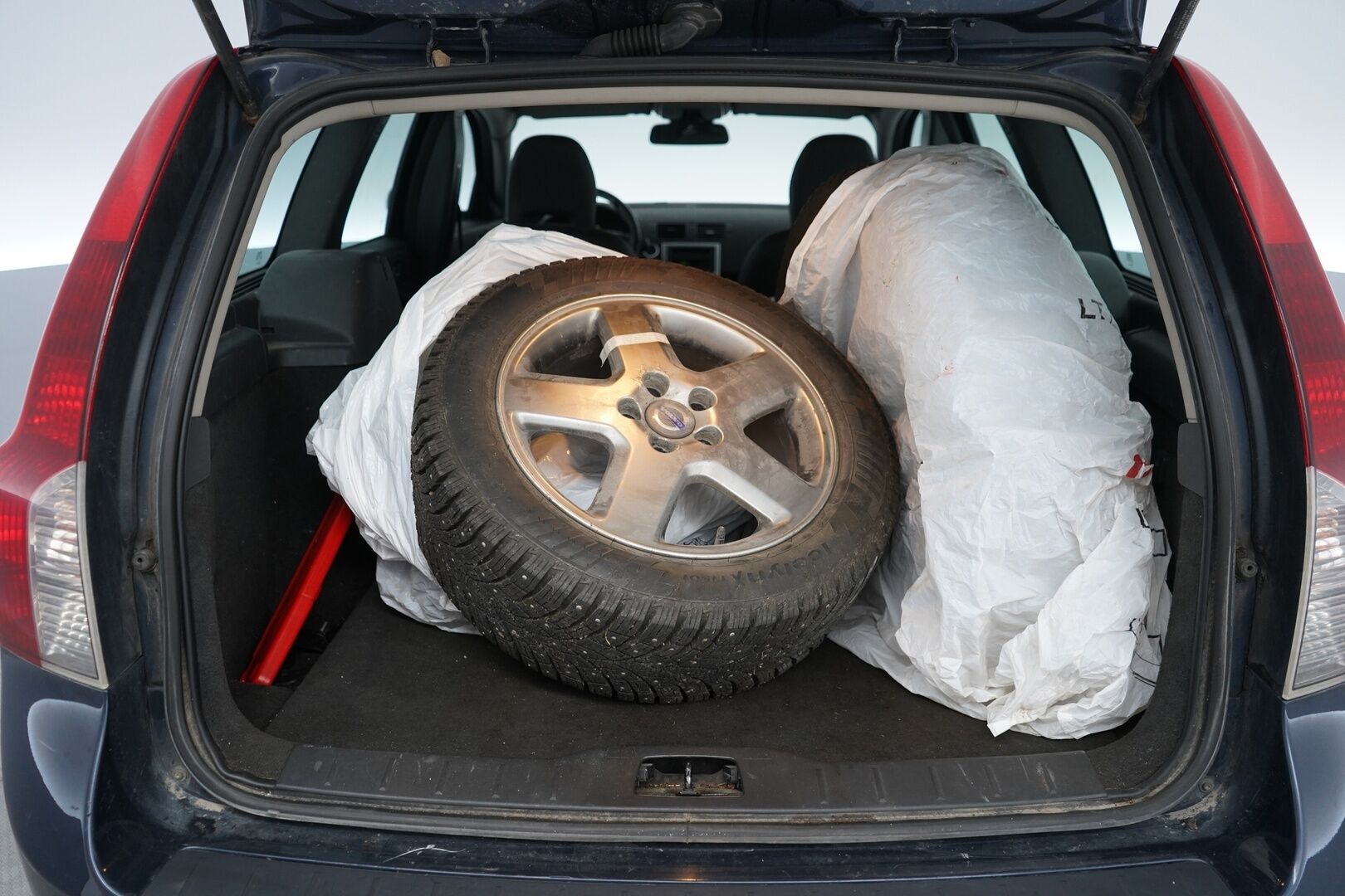 Volvo V50 2012 D3 Classic - Myydään huutokaupat.com sivustolla!