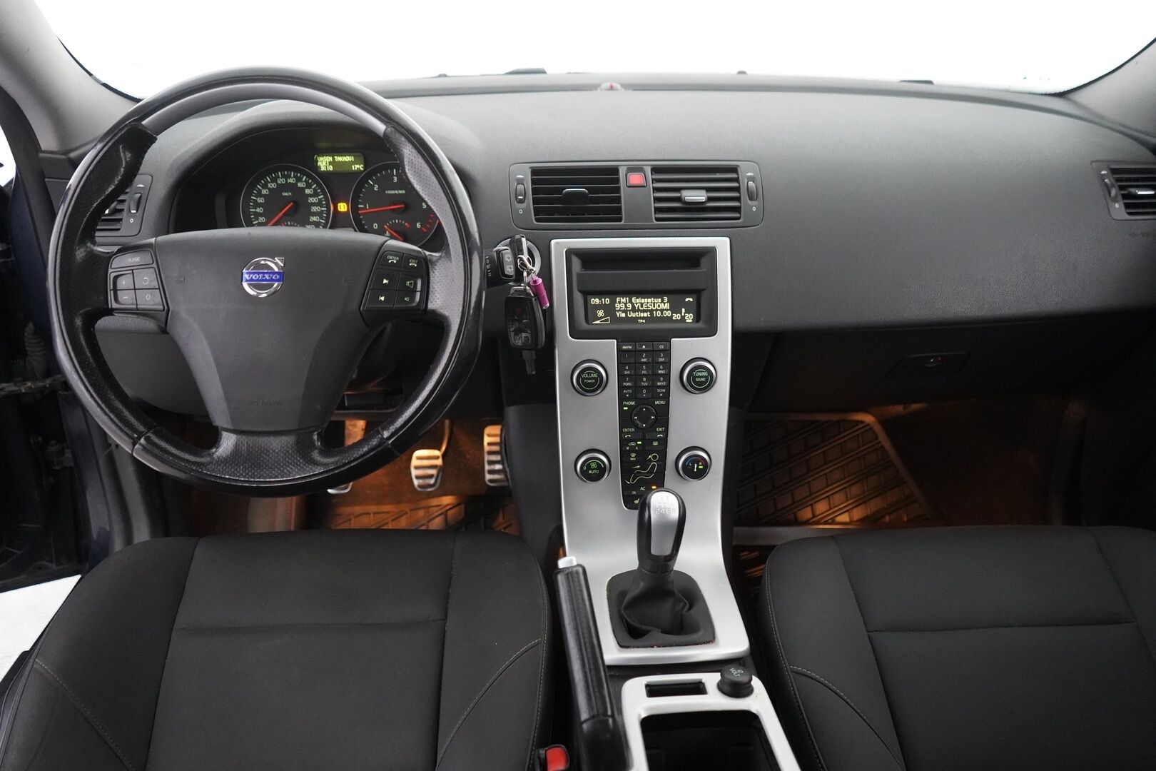 Volvo V50 2012 D3 Classic - Myydään huutokaupat.com sivustolla!