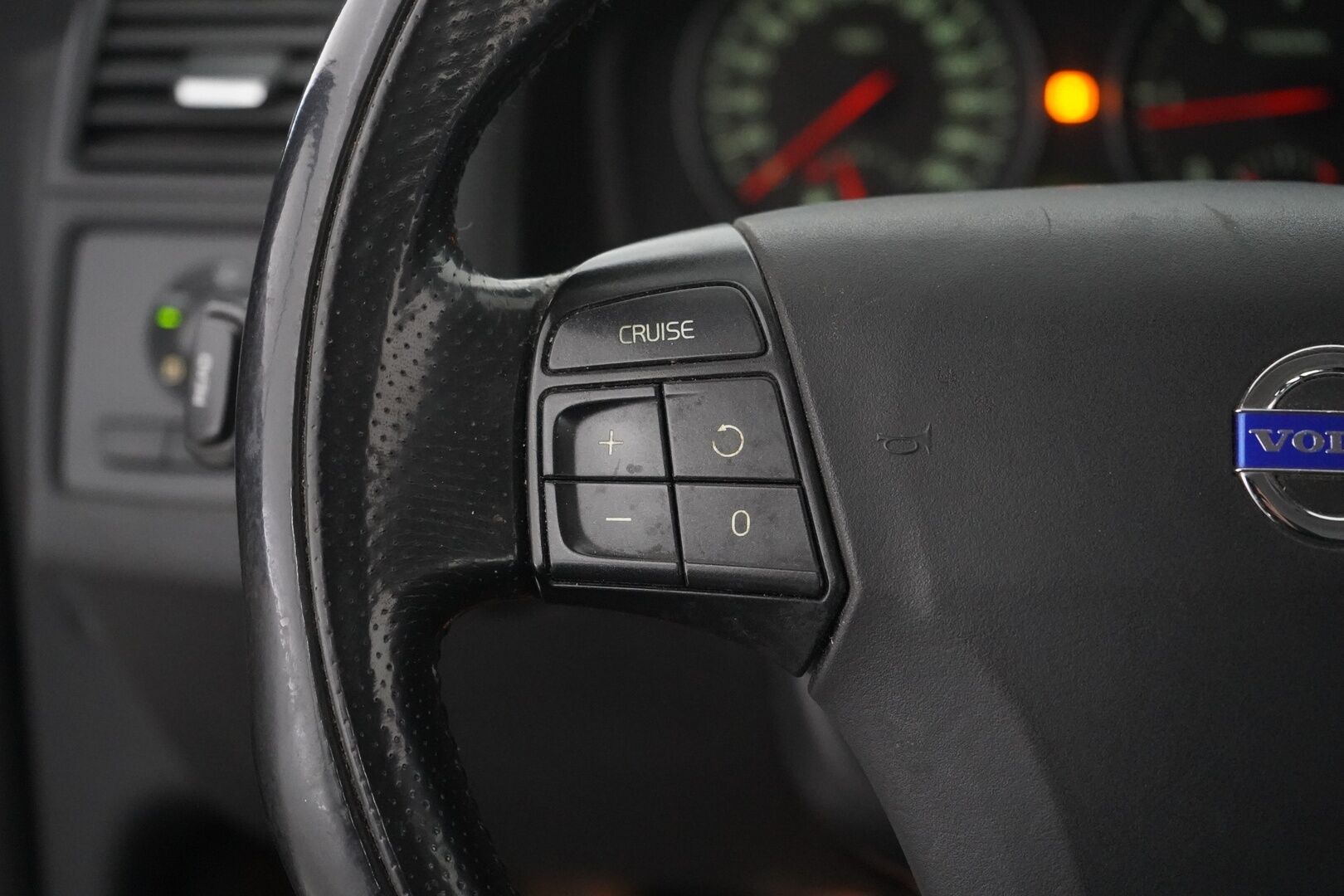 Volvo V50 2012 D3 Classic - Myydään huutokaupat.com sivustolla!