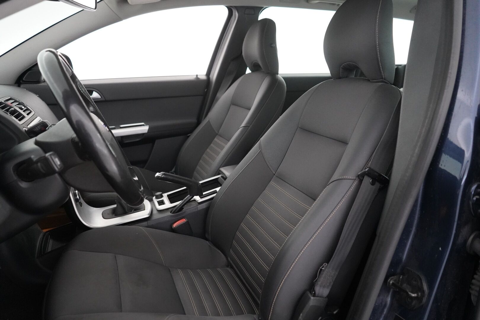 Volvo V50 2012 D3 Classic - Myydään huutokaupat.com sivustolla!
