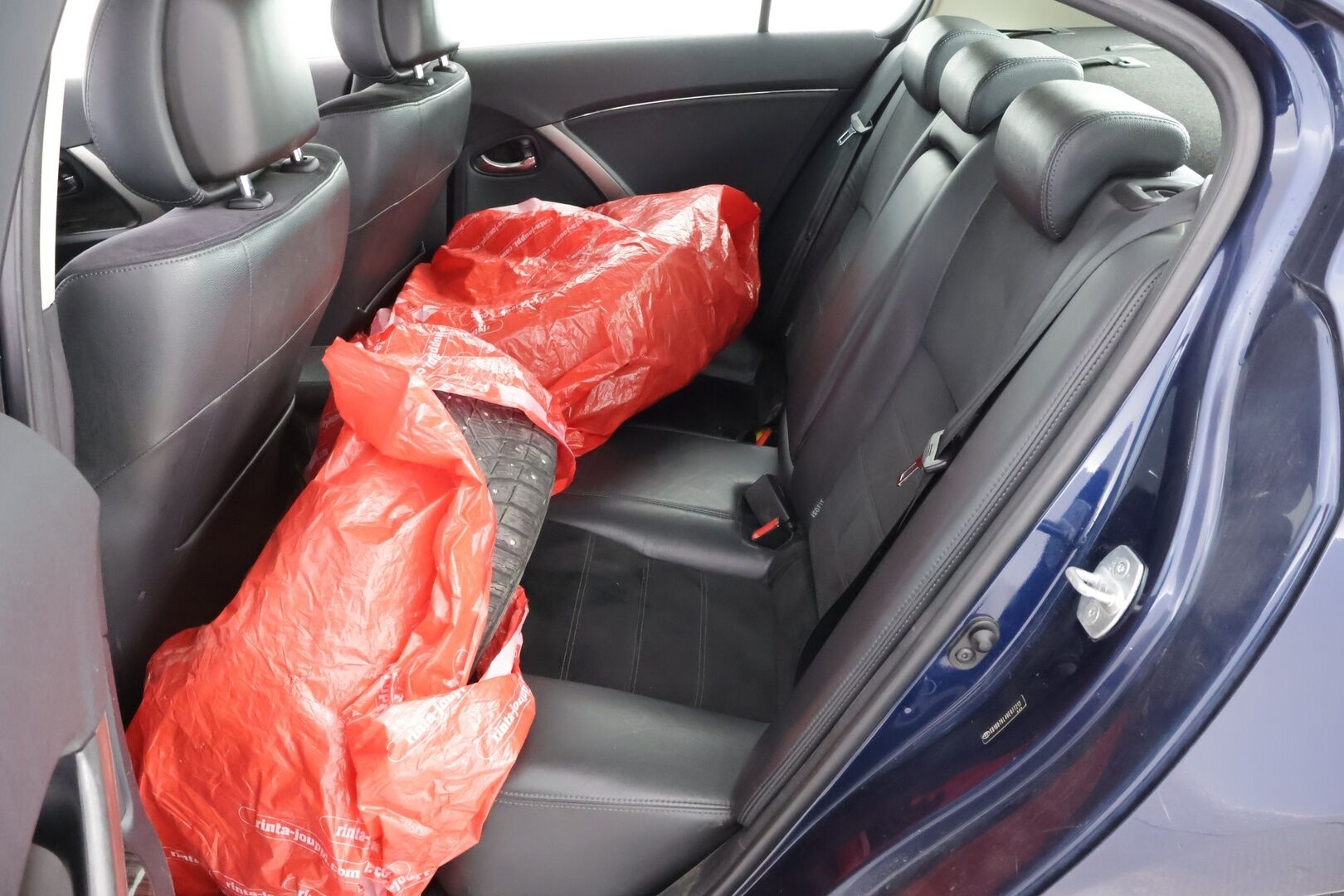 Toyota Avensis 2012 2,0 D-4D DPF Linea Sol Plus 4ov - MYYDÄÄN HUUTOKAUPAT.COM!
