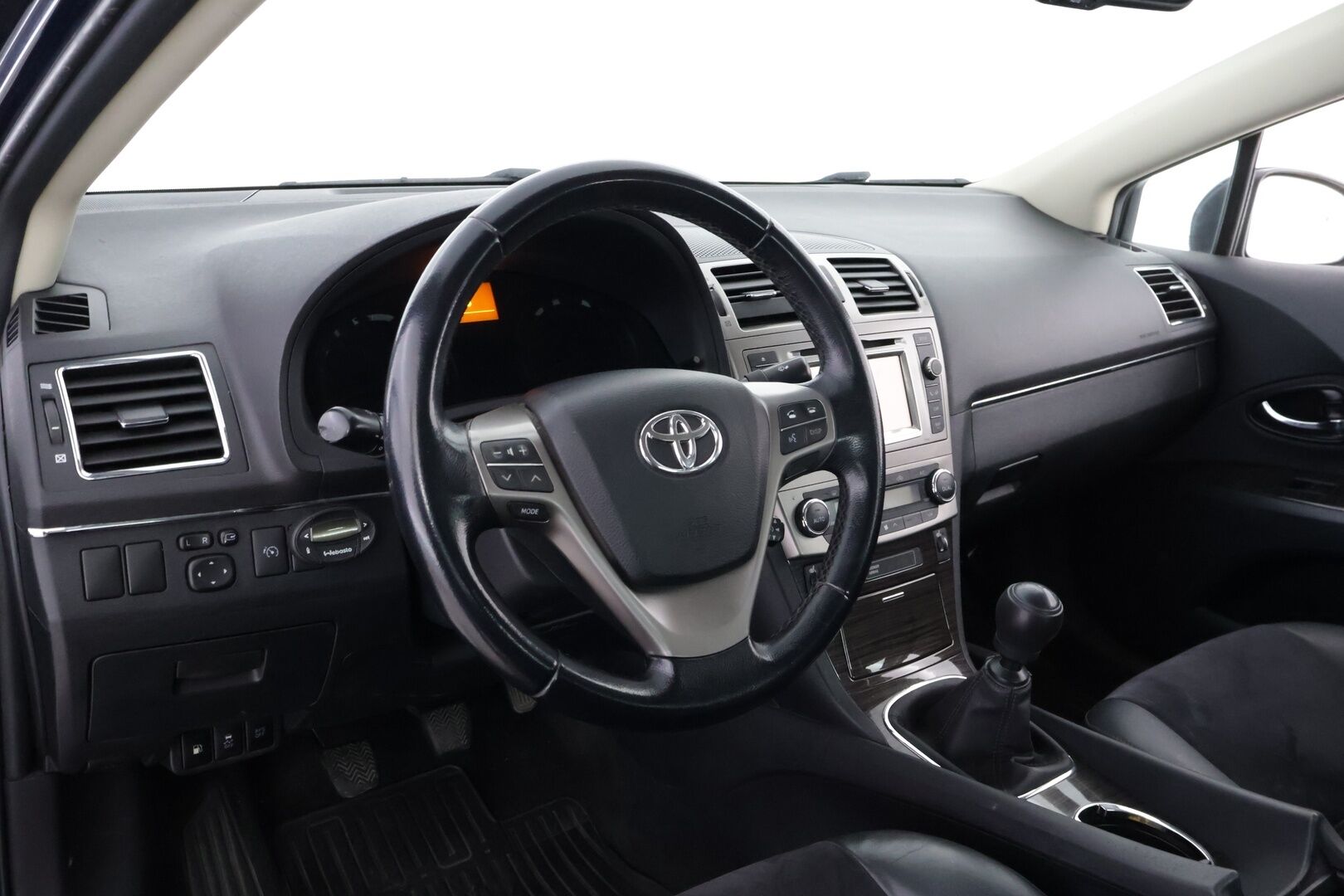 Toyota Avensis 2012 2,0 D-4D DPF Linea Sol Plus 4ov - MYYDÄÄN HUUTOKAUPAT.COM!