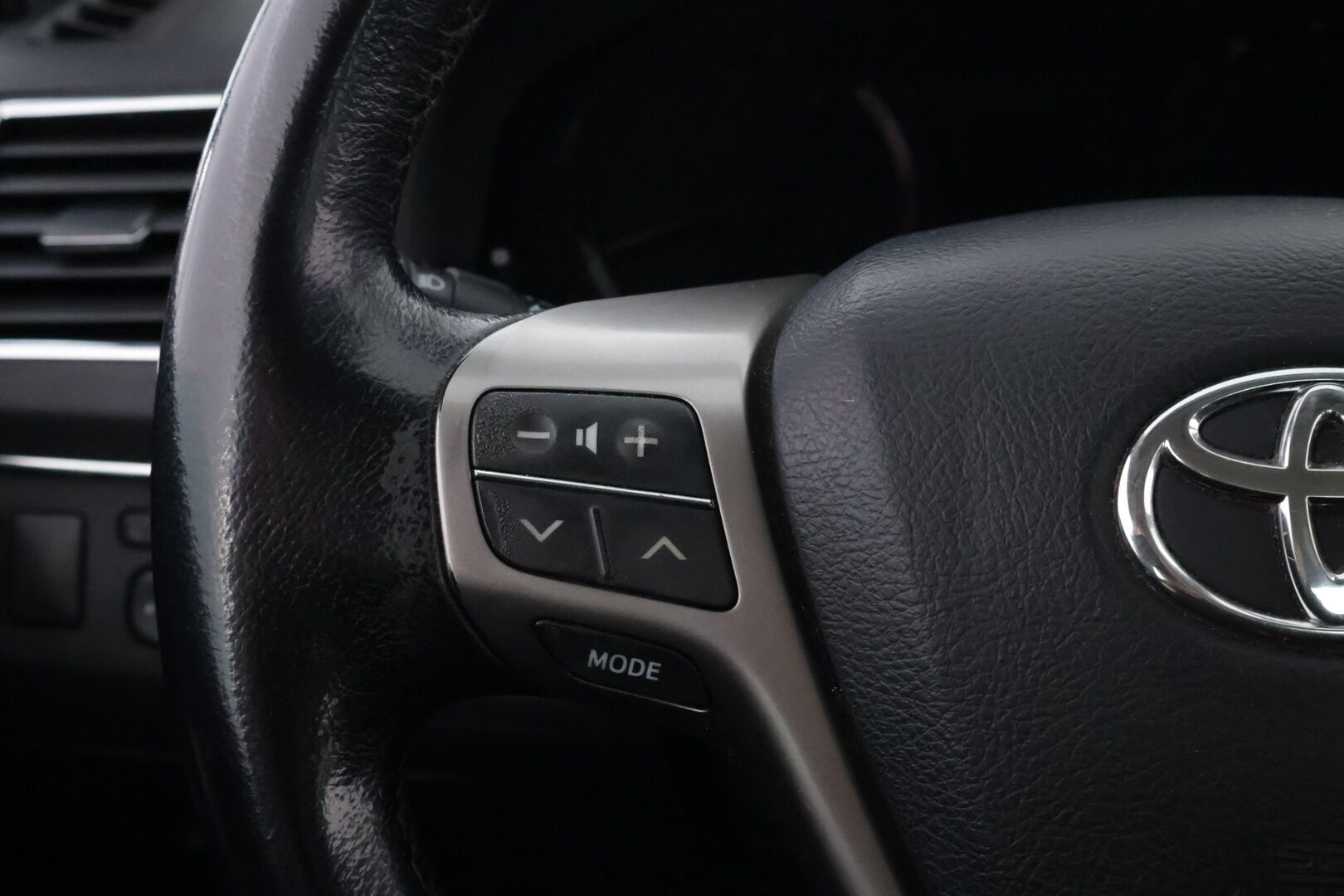 Toyota Avensis 2012 2,0 D-4D DPF Linea Sol Plus 4ov - MYYDÄÄN HUUTOKAUPAT.COM!