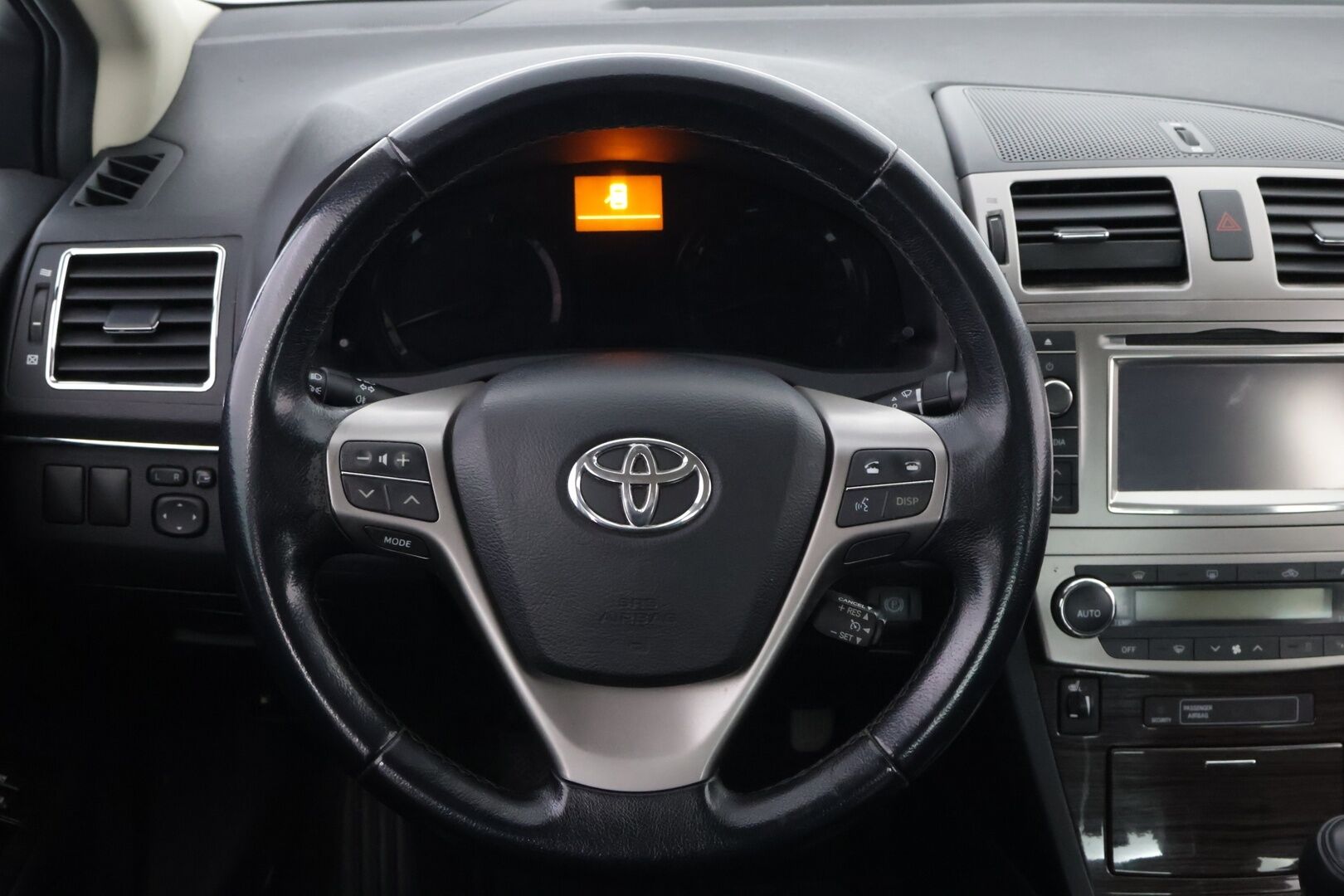Toyota Avensis 2012 2,0 D-4D DPF Linea Sol Plus 4ov - MYYDÄÄN HUUTOKAUPAT.COM!