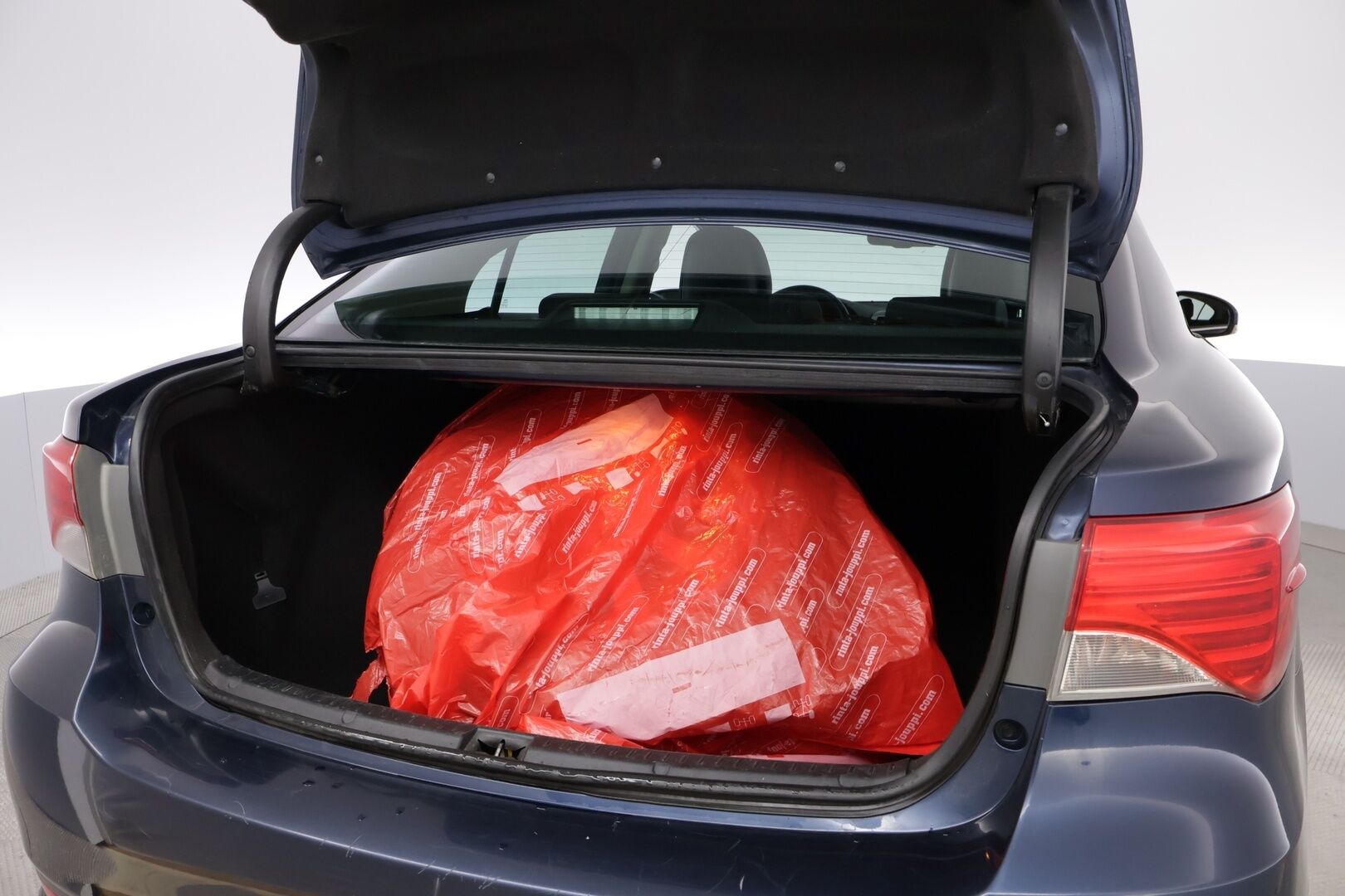 Toyota Avensis 2012 2,0 D-4D DPF Linea Sol Plus 4ov - MYYDÄÄN HUUTOKAUPAT.COM!