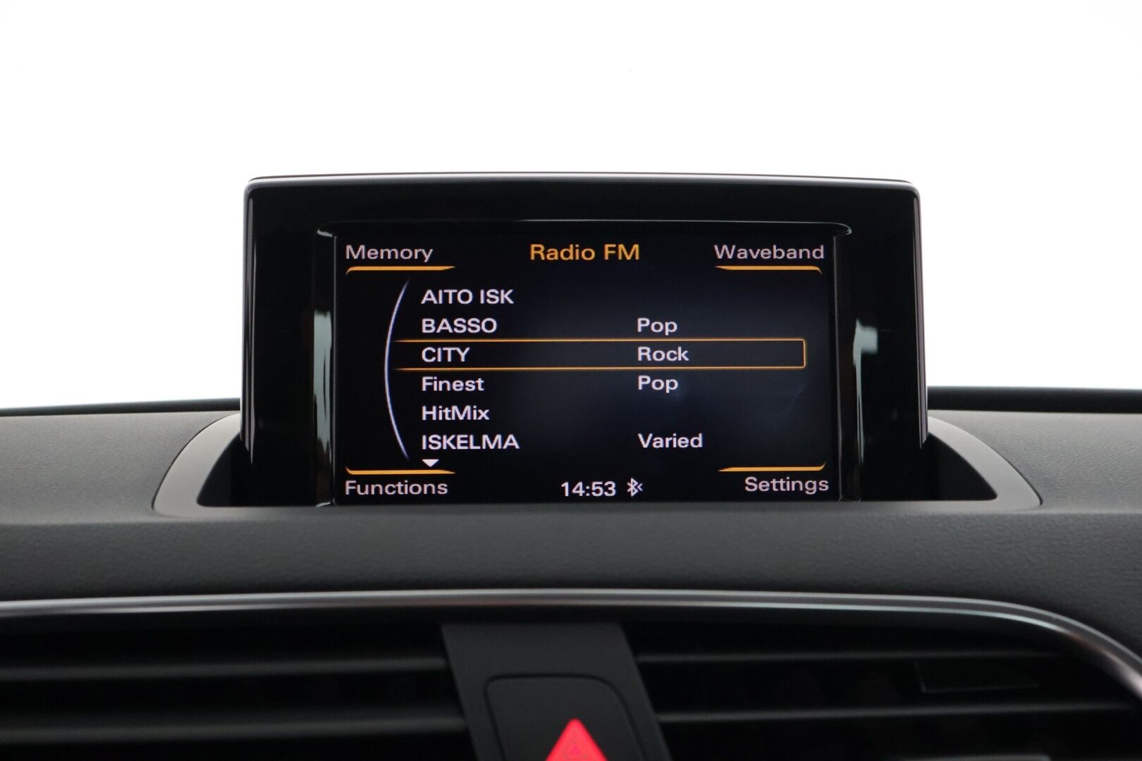 Audi Q3 2012 2,0 TDI quattro S tronic 130 kW Start-Stop Business - ** Lohko / Keyless / Koukku / Navi **