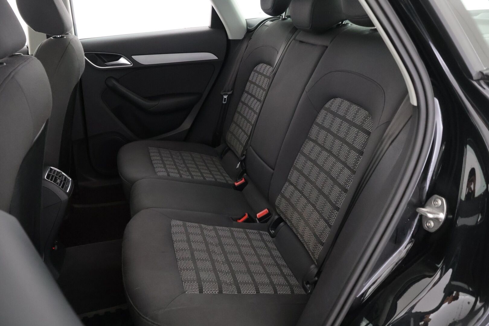 Audi Q3 2012 2,0 TDI quattro S tronic 130 kW Start-Stop Business - ** Lohko / Keyless / Koukku / Navi **