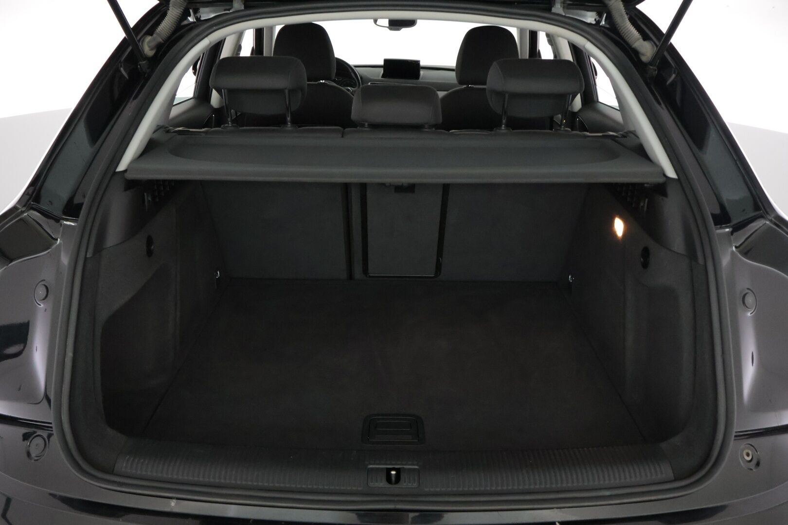 Audi Q3 2012 2,0 TDI quattro S tronic 130 kW Start-Stop Business - ** Lohko / Keyless / Koukku / Navi **