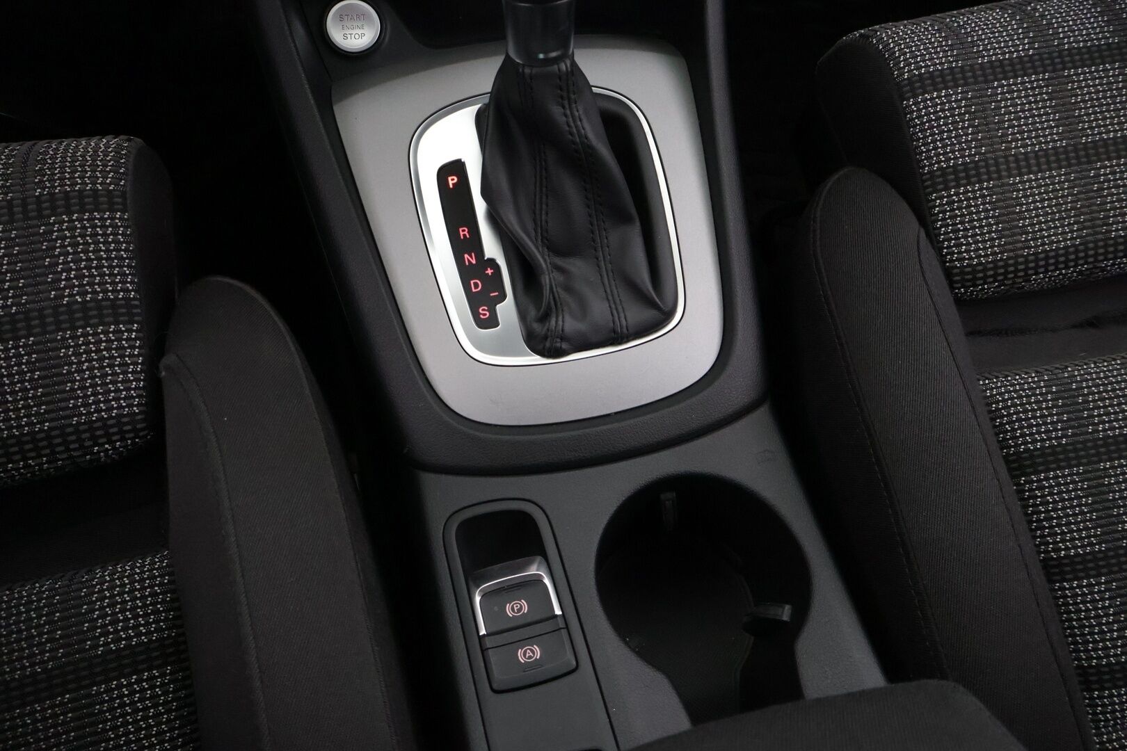 Audi Q3 2012 2,0 TDI quattro S tronic 130 kW Start-Stop Business - ** Lohko / Keyless / Koukku / Navi **