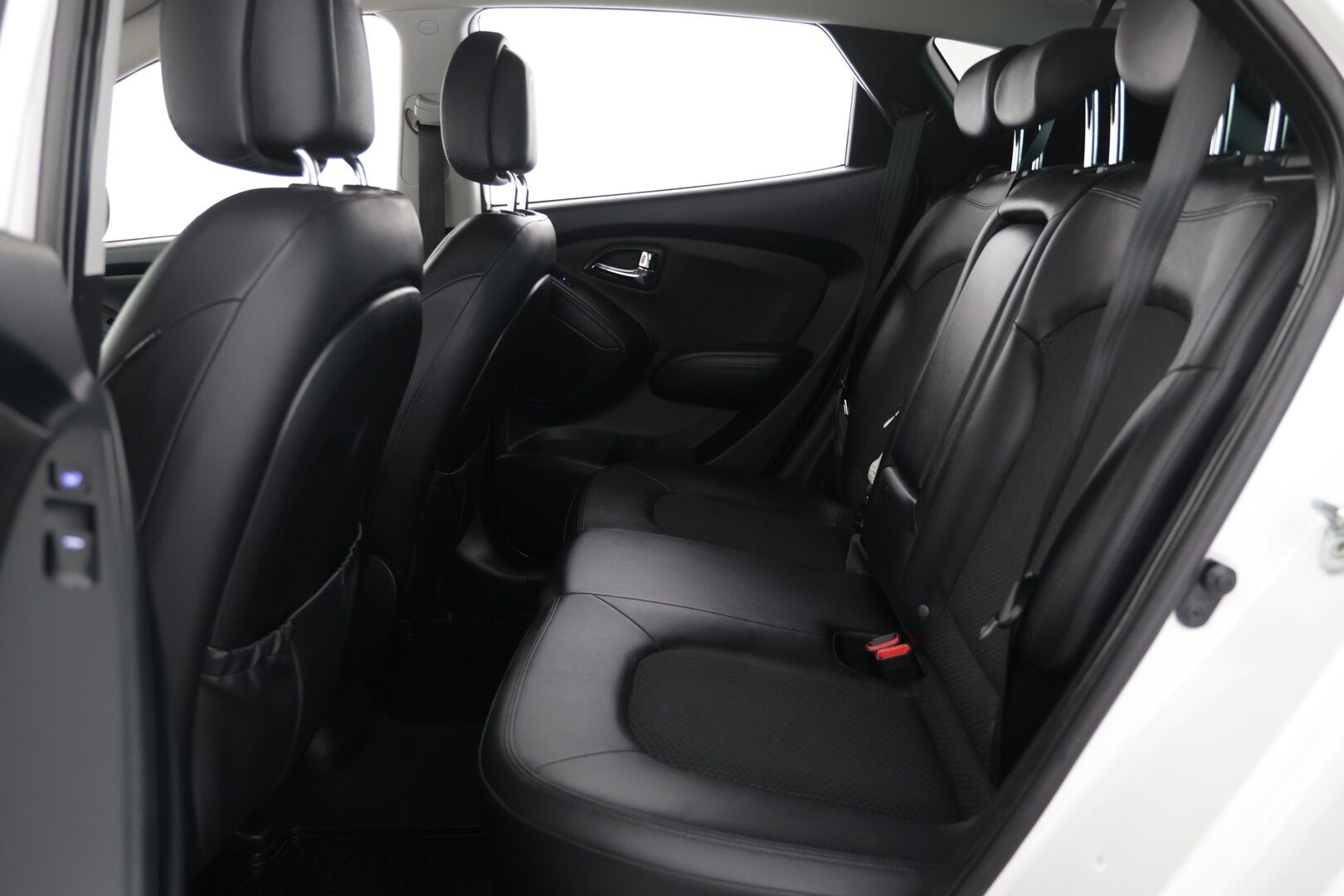Hyundai ix35 2012 4wd 2,0 CRDi-R 100kW 6MT Style - Lohkolämmitin / Suomi-auto / Vakkari / 2x Renkaat vanteilla!