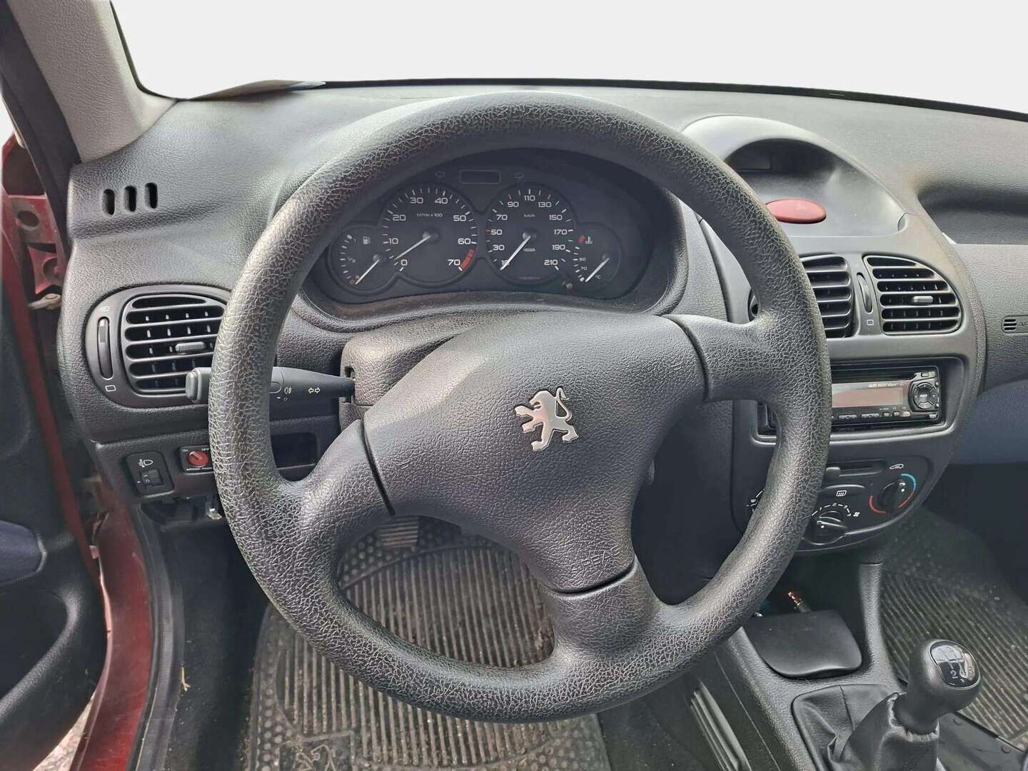 Peugeot 206 2000 2D HATCHBACK 206 1.3I - | Myydään vain yrityksille! | Suomi-auto | Huoltokirja | Pioneerin mankka ja CD-soitin | Uudet talvirenkaat nastoilla + muut renkaat! | 