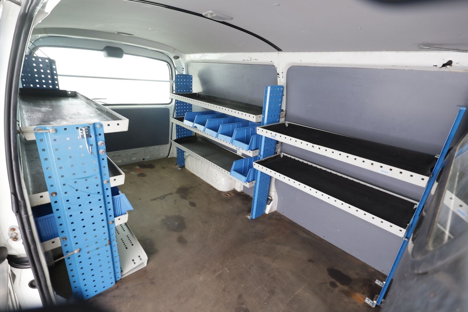 Toyota Hiace 2012 2,5 D-4D 95 4ov pitkä - Vetokoukku | Lohkolämmitin | Facelift | Ilmastointi | CD&AUX | Sähköpeilit | Penkinlämmittimet | 1-om Suomi-auto | Kahdet renkaat | 