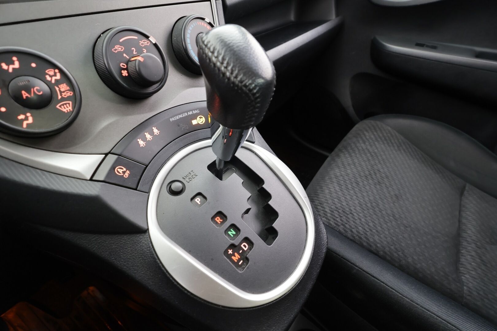 Toyota Verso-S 2012 1,33 Dual VVT-i Stop & Start Linea Sol Multidrive S * P.Kamera / Lohkolämmitin / LED-lisävalo / Rattivaihteet * - Ilmastointi / Penkinlämmittimet / Suomi-auto / Kahdet renkaat - HULLUT AVAJAISHULINAT KORKOTARJOUS 3,29 %