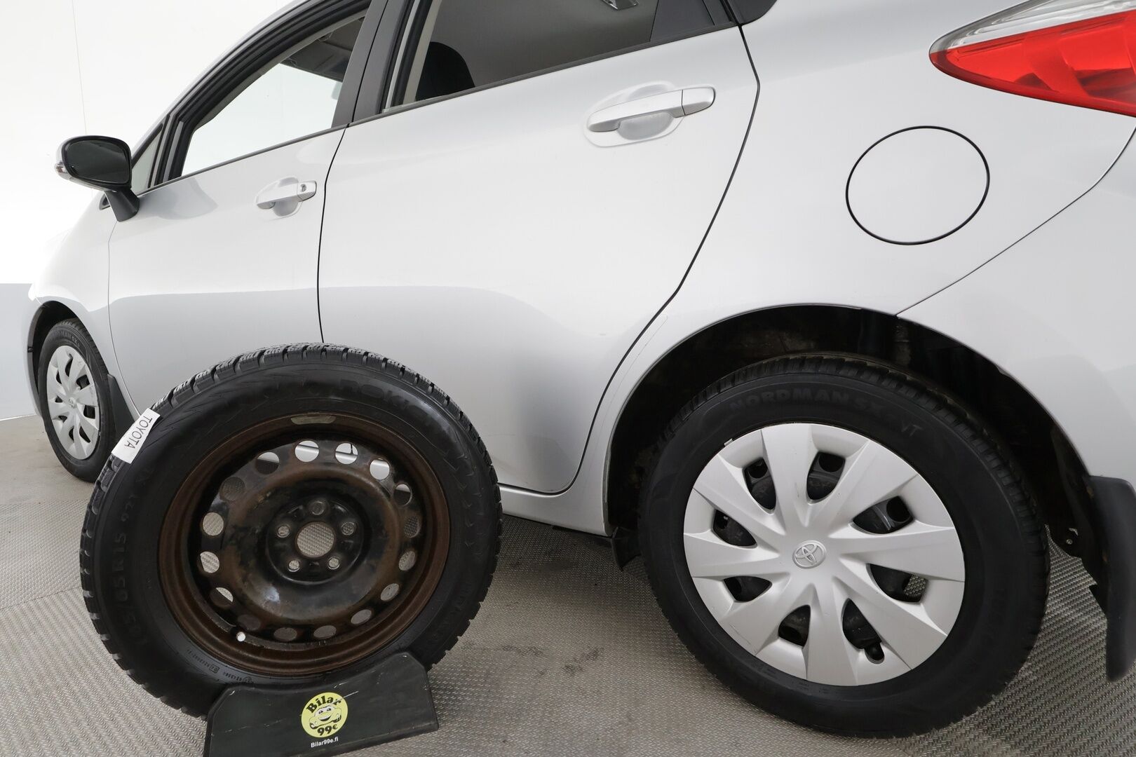 Toyota Verso-S 2012 1,33 Dual VVT-i Stop & Start Linea Sol Multidrive S * P.Kamera / Lohkolämmitin / LED-lisävalo / Rattivaihteet * - Ilmastointi / Penkinlämmittimet / Suomi-auto / Kahdet renkaat - HULLUT AVAJAISHULINAT KORKOTARJOUS 3,29 %