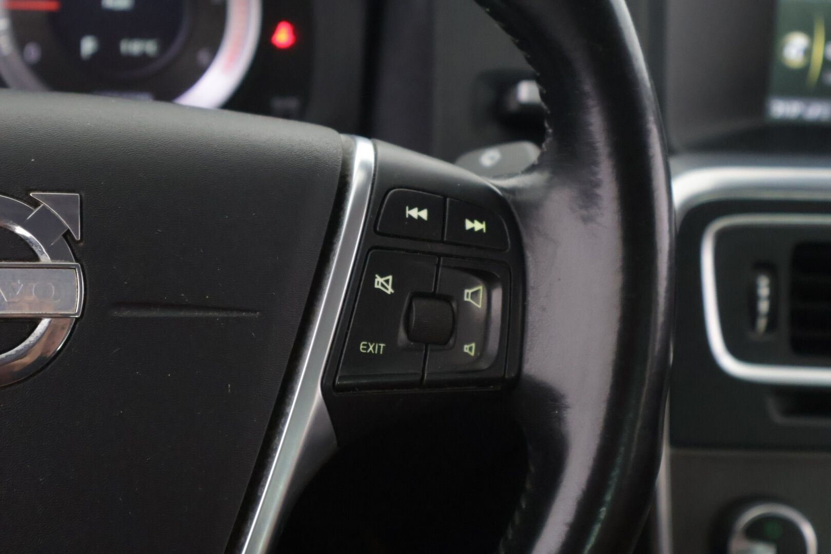 Volvo S60 2012 D5 AWD Summum aut **YritysOutlet - Myydään vain yrityksille* Kuljettajan istuin muistilla / Vakkari* - *Toiselta omistajalta / Hyvin huollettu / Komea väri* 
