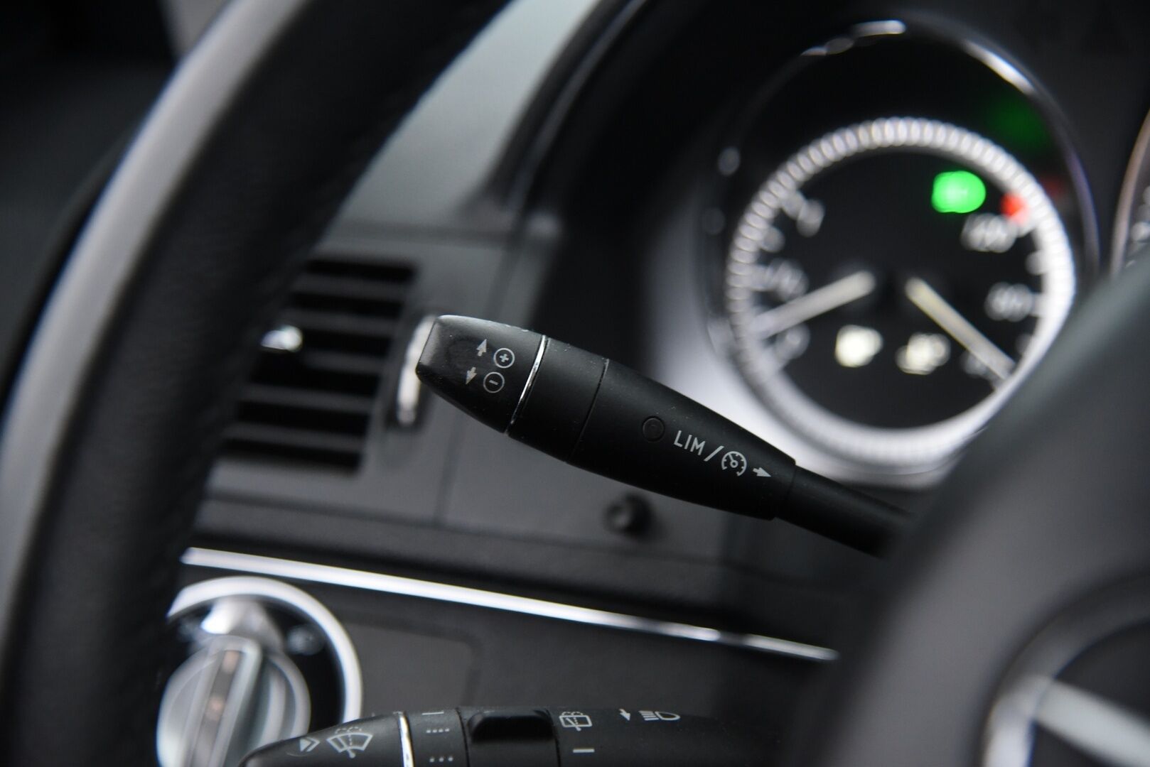 Mercedes-Benz C 2011 220 CDI Avantgarde / Myydään huutokaupat.com:ssa! - MYYDÄÄN VAIN HUUTOKAUPAT.COM:SSA!
