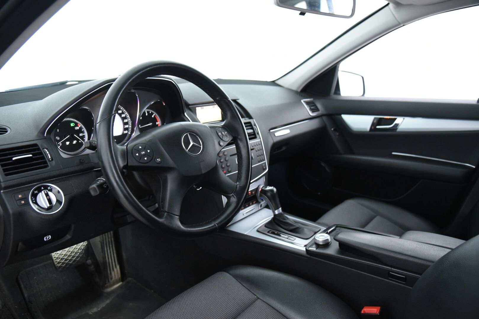 Mercedes-Benz C 2011 220 CDI Avantgarde / Myydään huutokaupat.com:ssa! - MYYDÄÄN VAIN HUUTOKAUPAT.COM:SSA!
