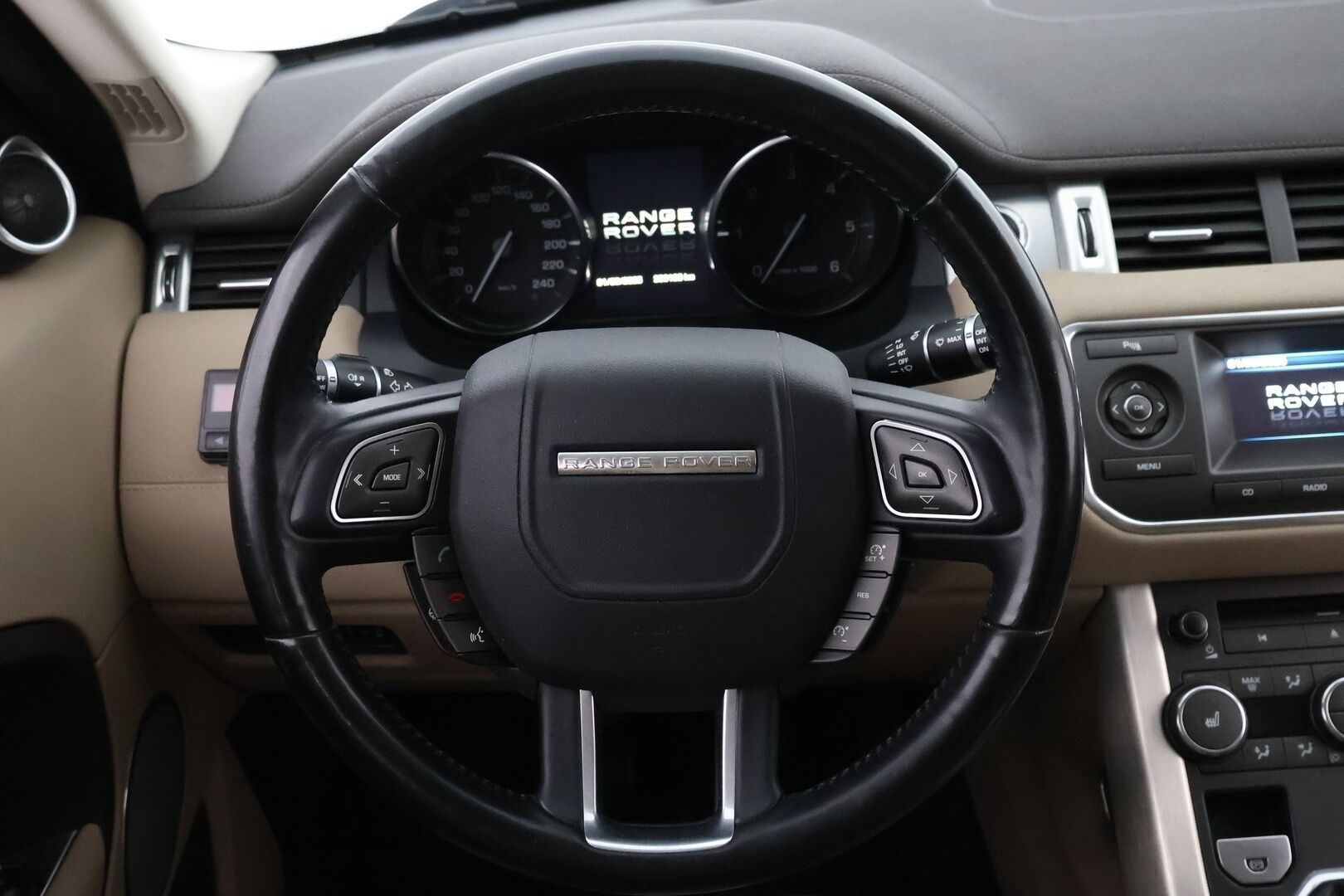 Land Rover Range Rover Evoque 2013 2,2 eD4 Pure - *Kattavasti huollettu / 2x-renkaat / Katsastus 03/2026 / Webasto / Koukku / Vakkari!* MYYDÄÄN HUUTOKAUPAT.COMISSA!!*