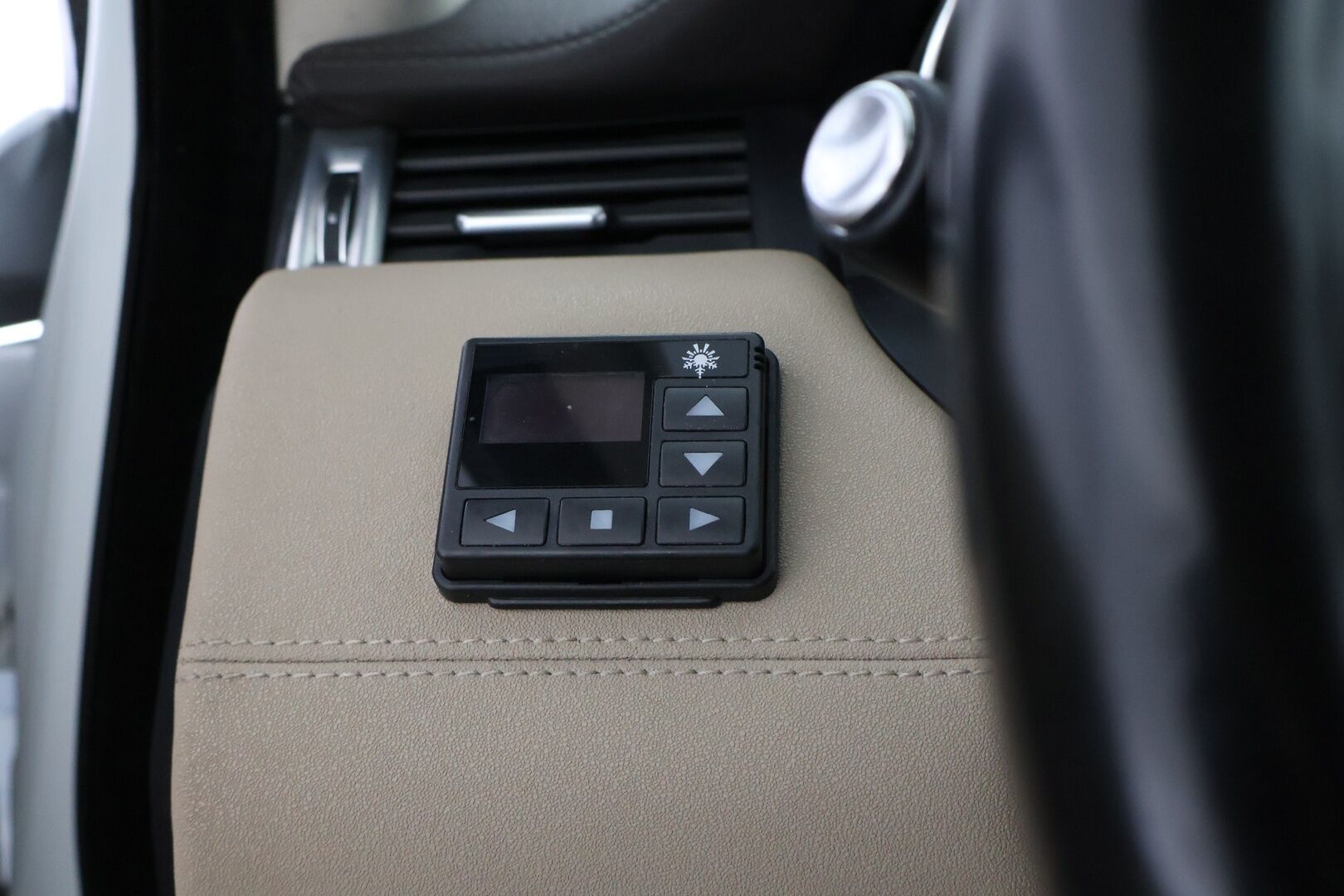Land Rover Range Rover Evoque 2013 2,2 eD4 Pure - *Kattavasti huollettu / 2x-renkaat / Katsastus 03/2026 / Webasto / Koukku / Vakkari!* MYYDÄÄN HUUTOKAUPAT.COMISSA!!*