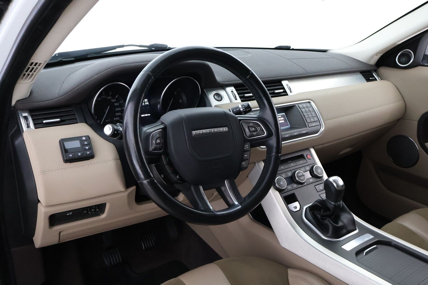 Land Rover Range Rover Evoque 2013 2,2 eD4 Pure - *Kattavasti huollettu / 2x-renkaat / Katsastus 03/2026 / Webasto / Koukku / Vakkari!* MYYDÄÄN HUUTOKAUPAT.COMISSA!!*