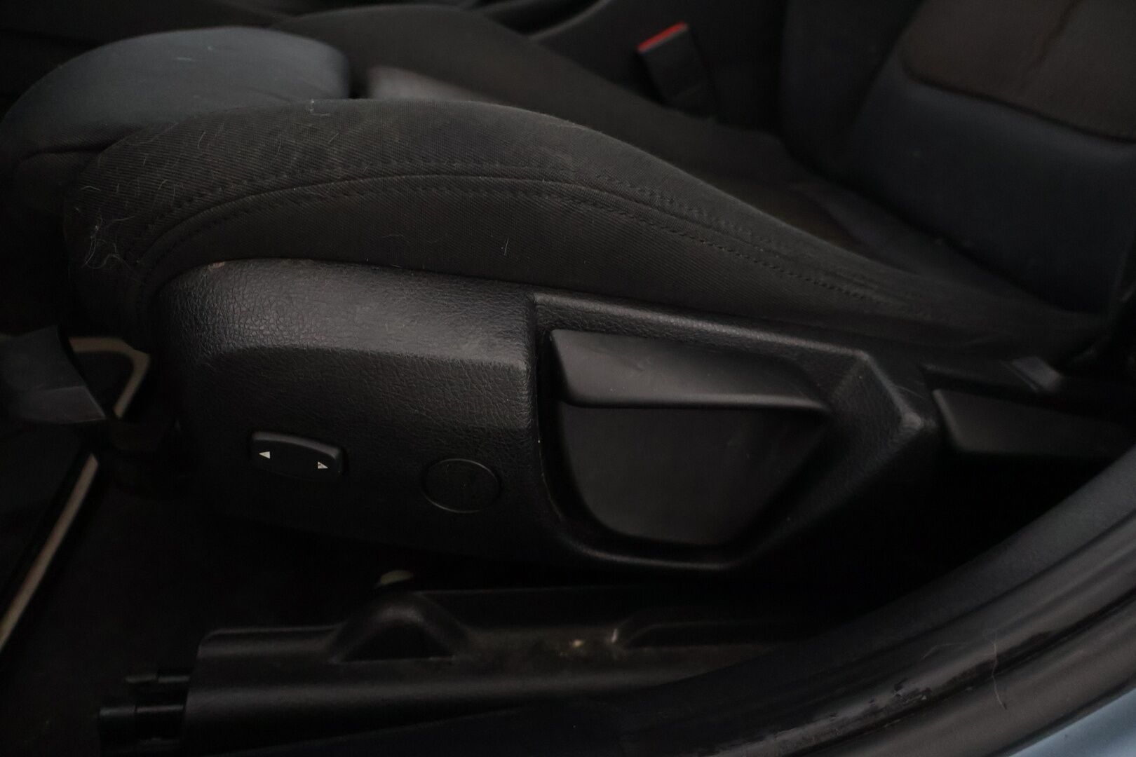 BMW 318 2012 F30 Sedan Business Luxury * YritysOutlet - Myydään vain yrityksille * - * Tämä auto myydään YritysOutlet -valikoimasta vain yrityksille *