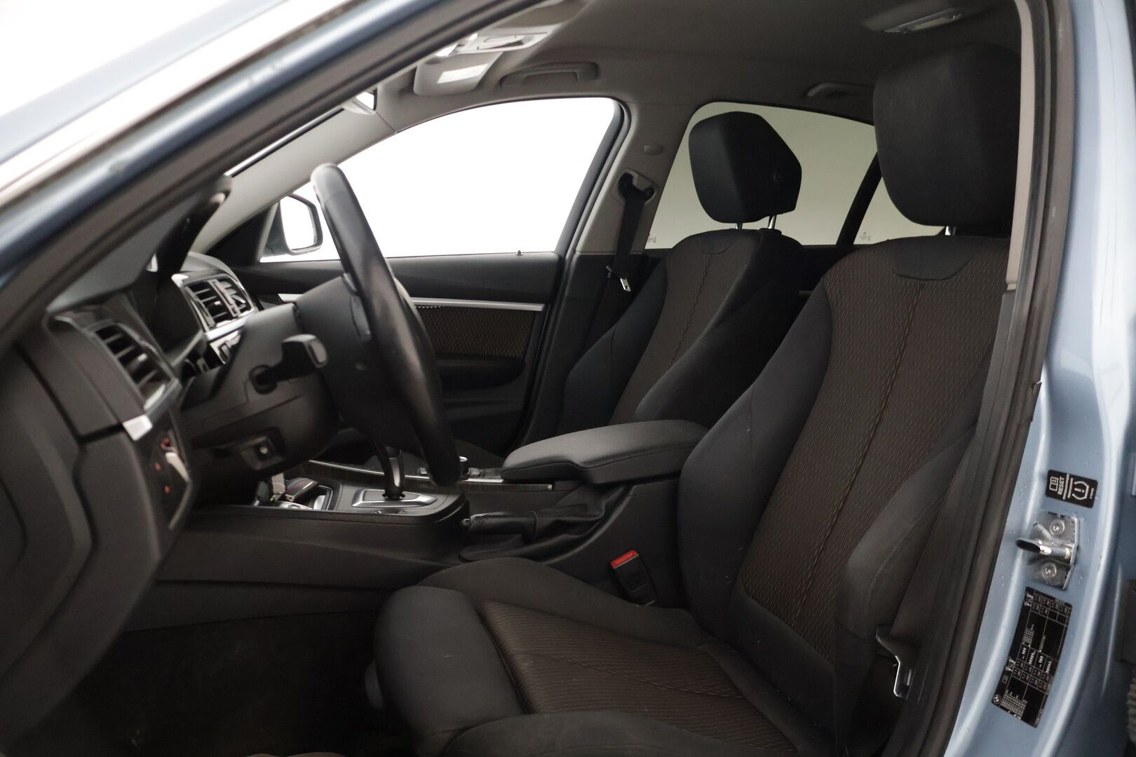 BMW 318 2012 F30 Sedan Business Luxury * YritysOutlet - Myydään vain yrityksille * - * Tämä auto myydään YritysOutlet -valikoimasta vain yrityksille *