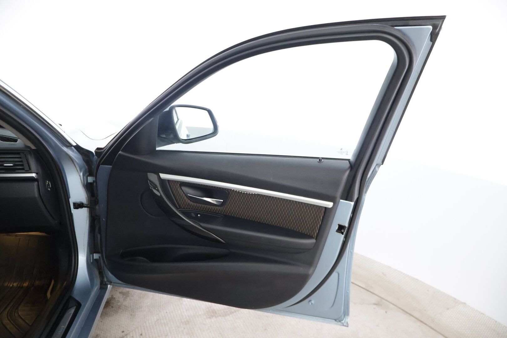 BMW 318 2012 F30 Sedan Business Luxury * YritysOutlet - Myydään vain yrityksille * - * Tämä auto myydään YritysOutlet -valikoimasta vain yrityksille *