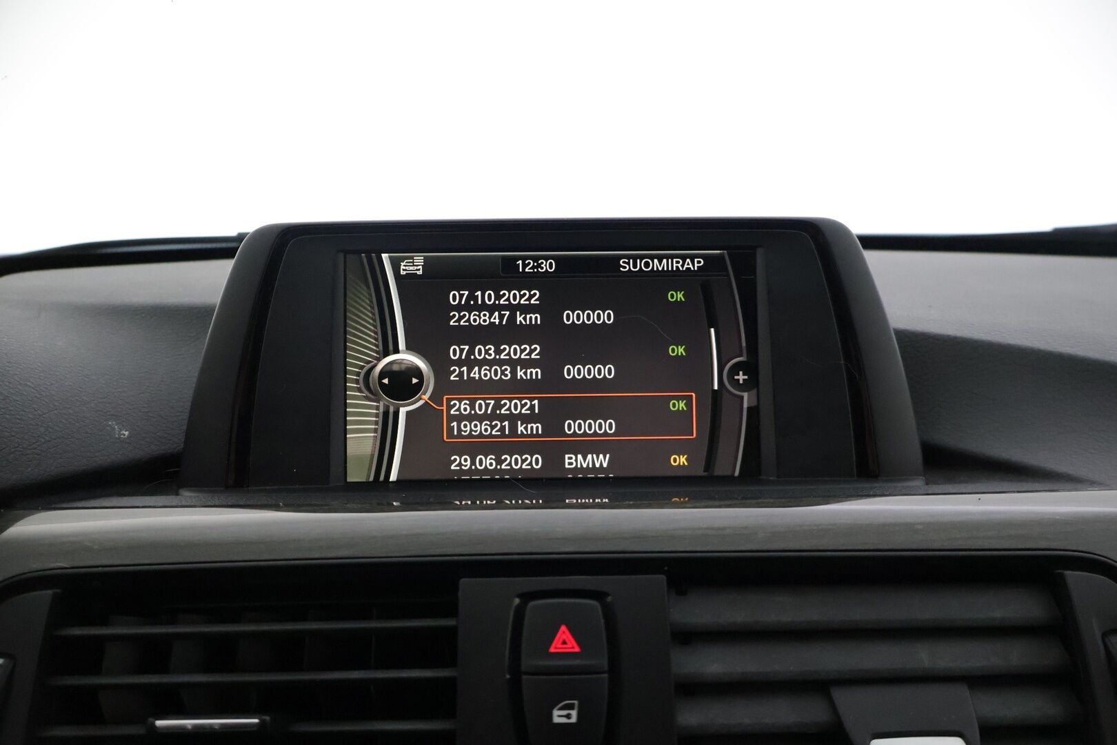 BMW 318 2012 F30 Sedan Business Luxury * YritysOutlet - Myydään vain yrityksille * - * Tämä auto myydään YritysOutlet -valikoimasta vain yrityksille *