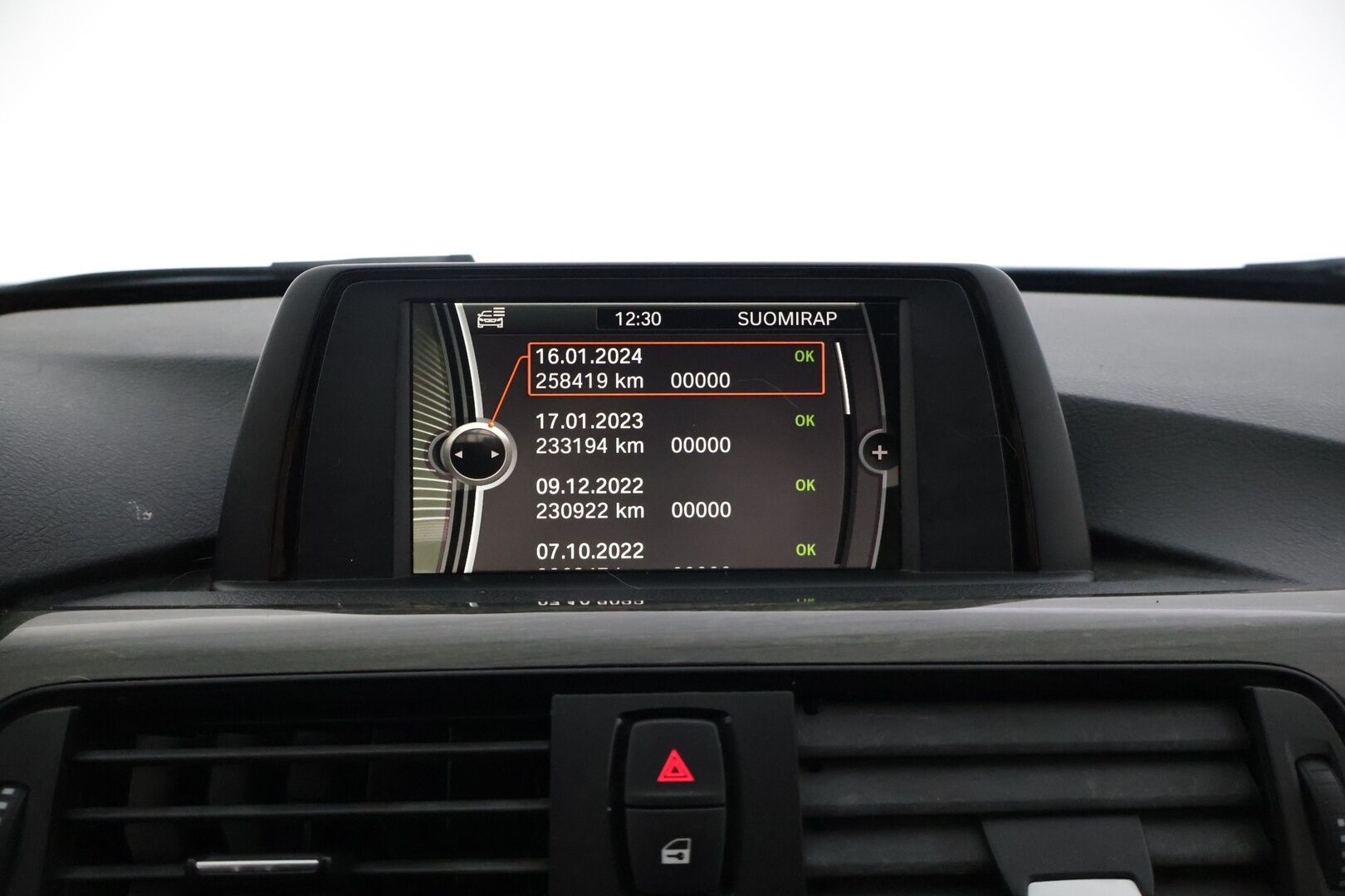 BMW 318 2012 F30 Sedan Business Luxury * YritysOutlet - Myydään vain yrityksille * - * Tämä auto myydään YritysOutlet -valikoimasta vain yrityksille *