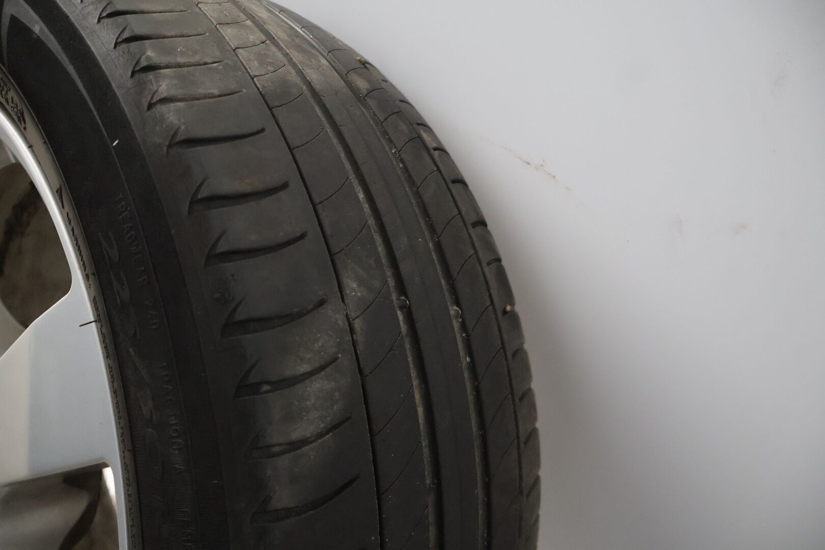 BMW 318 2012 F30 Sedan Business Luxury * YritysOutlet - Myydään vain yrityksille * - * Tämä auto myydään YritysOutlet -valikoimasta vain yrityksille *