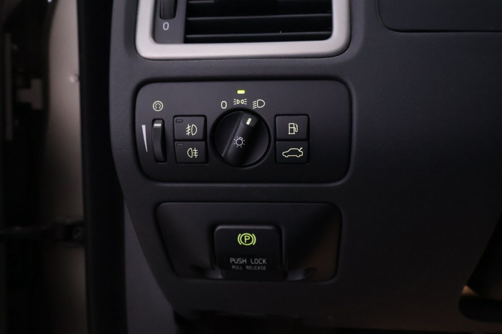 Volvo V70 2012 1,6D DRIVe Momentum aut - Myydään Huutokaupat.com - Myydään huutokaupat.com