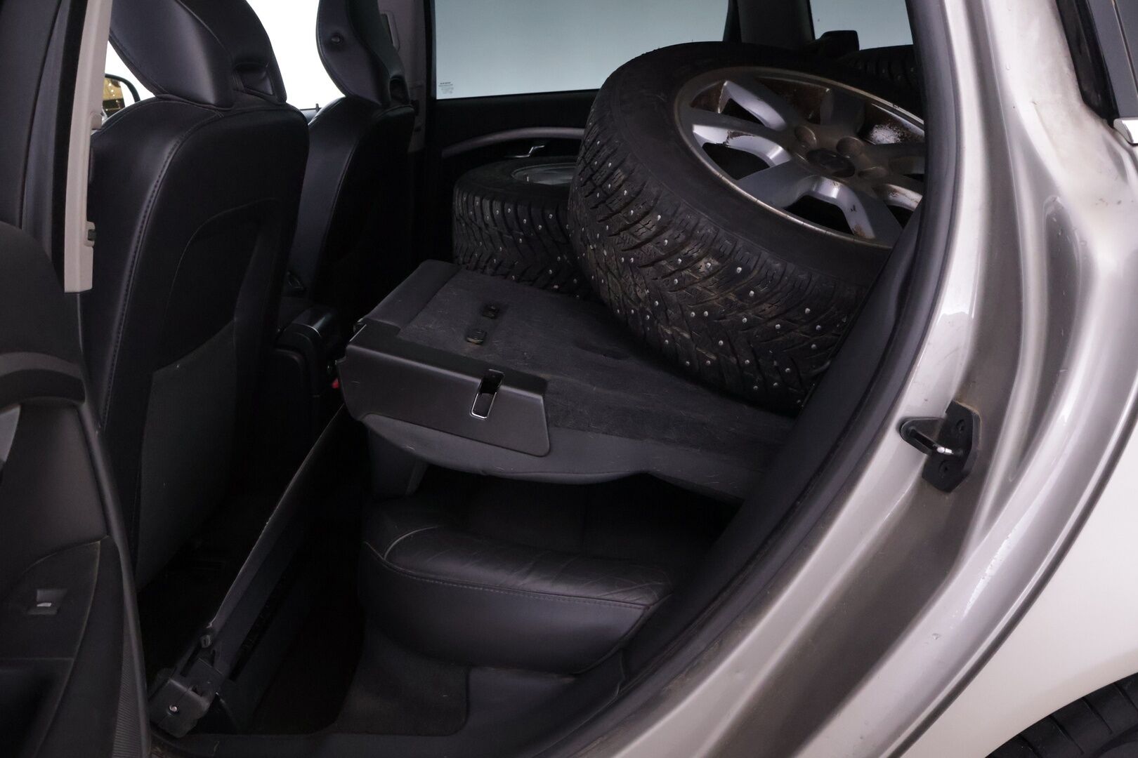 Volvo V70 2012 1,6D DRIVe Momentum aut - Myydään Huutokaupat.com - Myydään huutokaupat.com